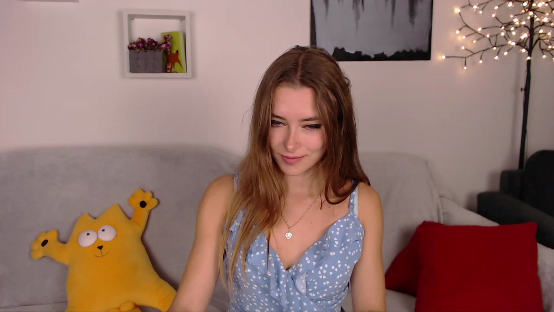Gallery image thumbnail from SimonsWife's myfreecams stream on, 03/19/2023, 16:47 image 2 of 20