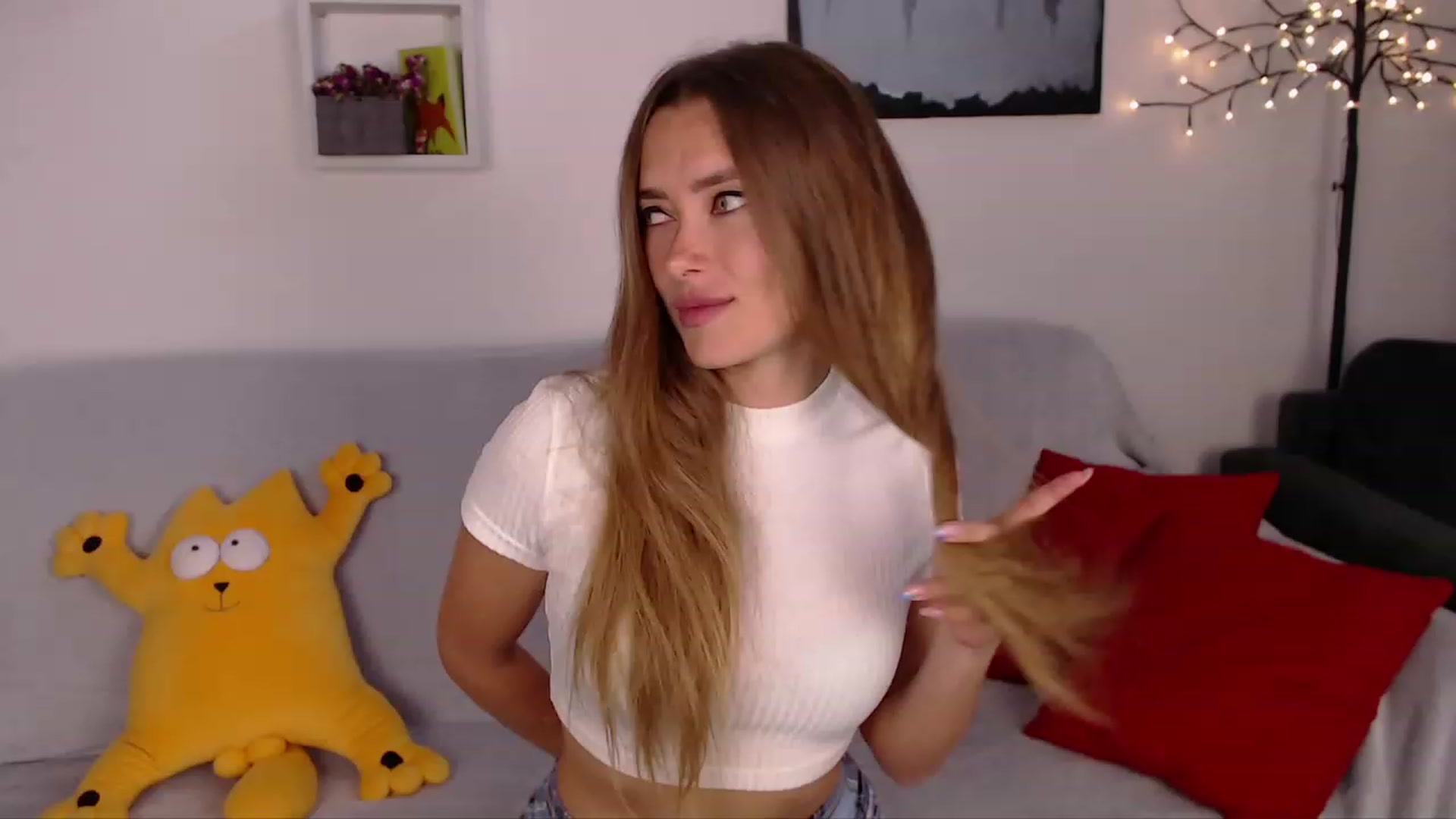 Gallery image thumbnail from SimonsWife's myfreecams stream on, 03/29/2023, 13:50 image 9 of 20