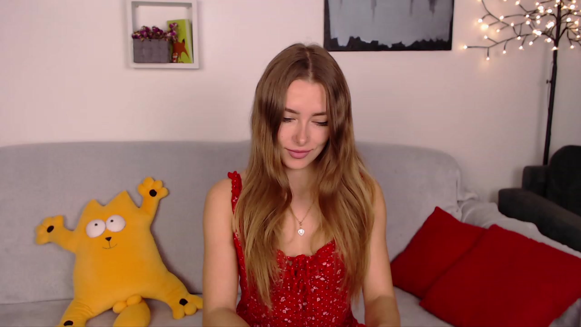 Gallery image thumbnail from SimonsWife's myfreecams stream on, 04/05/2023, 09:17 image 8 of 20