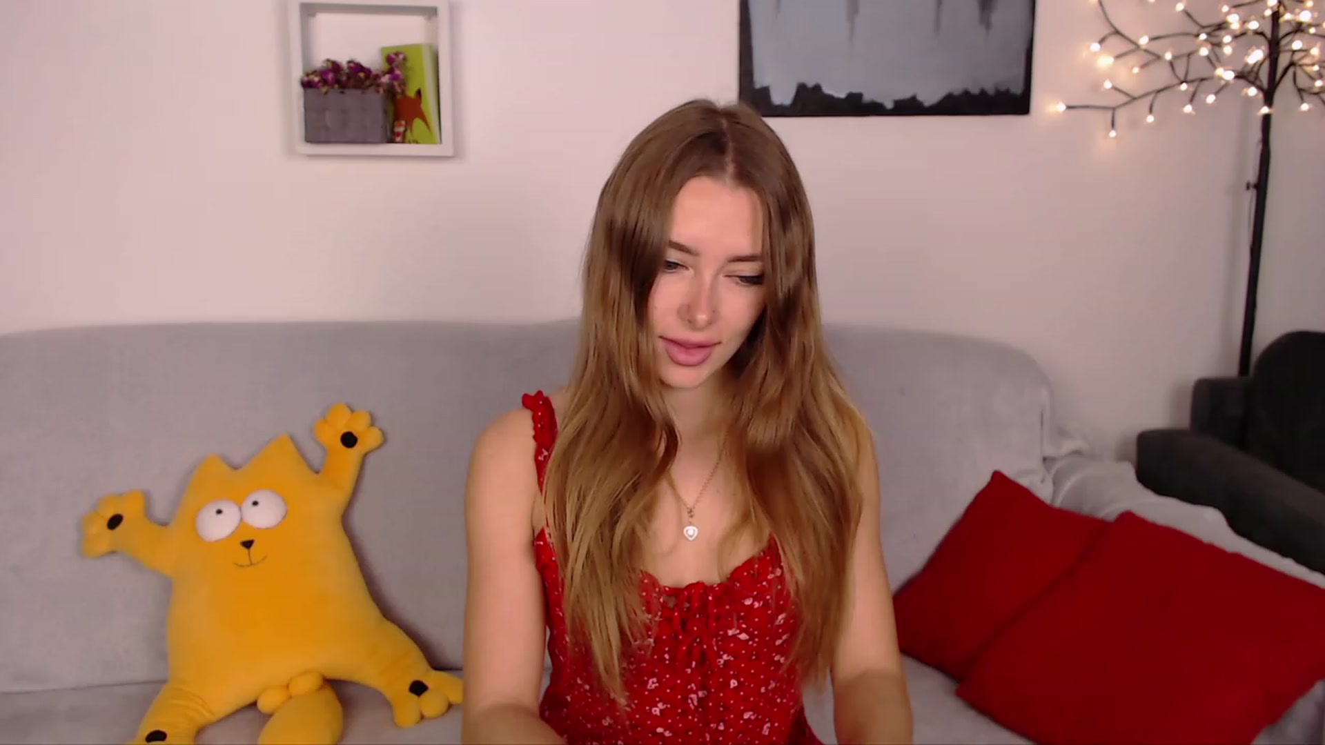 Gallery image thumbnail from SimonsWife's myfreecams stream on, 04/05/2023, 09:17 image 9 of 20