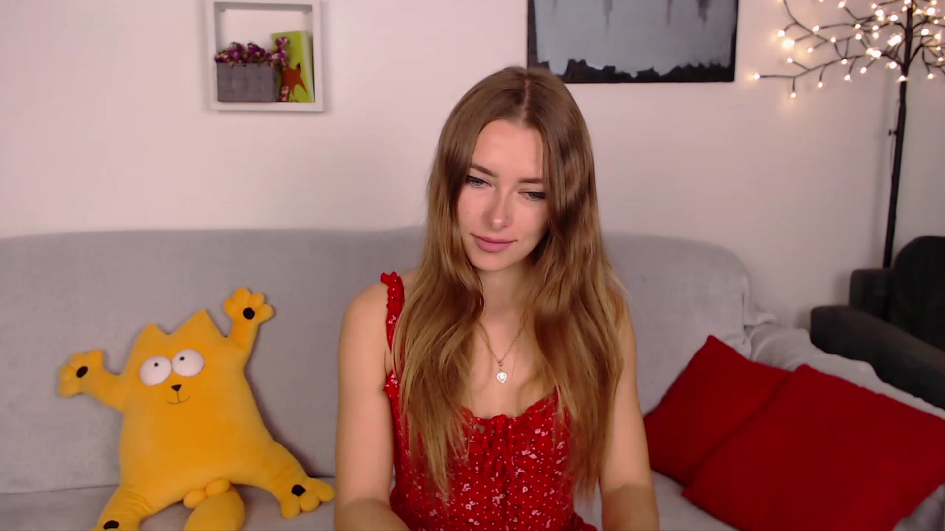 Gallery image thumbnail from SimonsWife's myfreecams stream on, 04/05/2023, 09:17 image 3 of 20