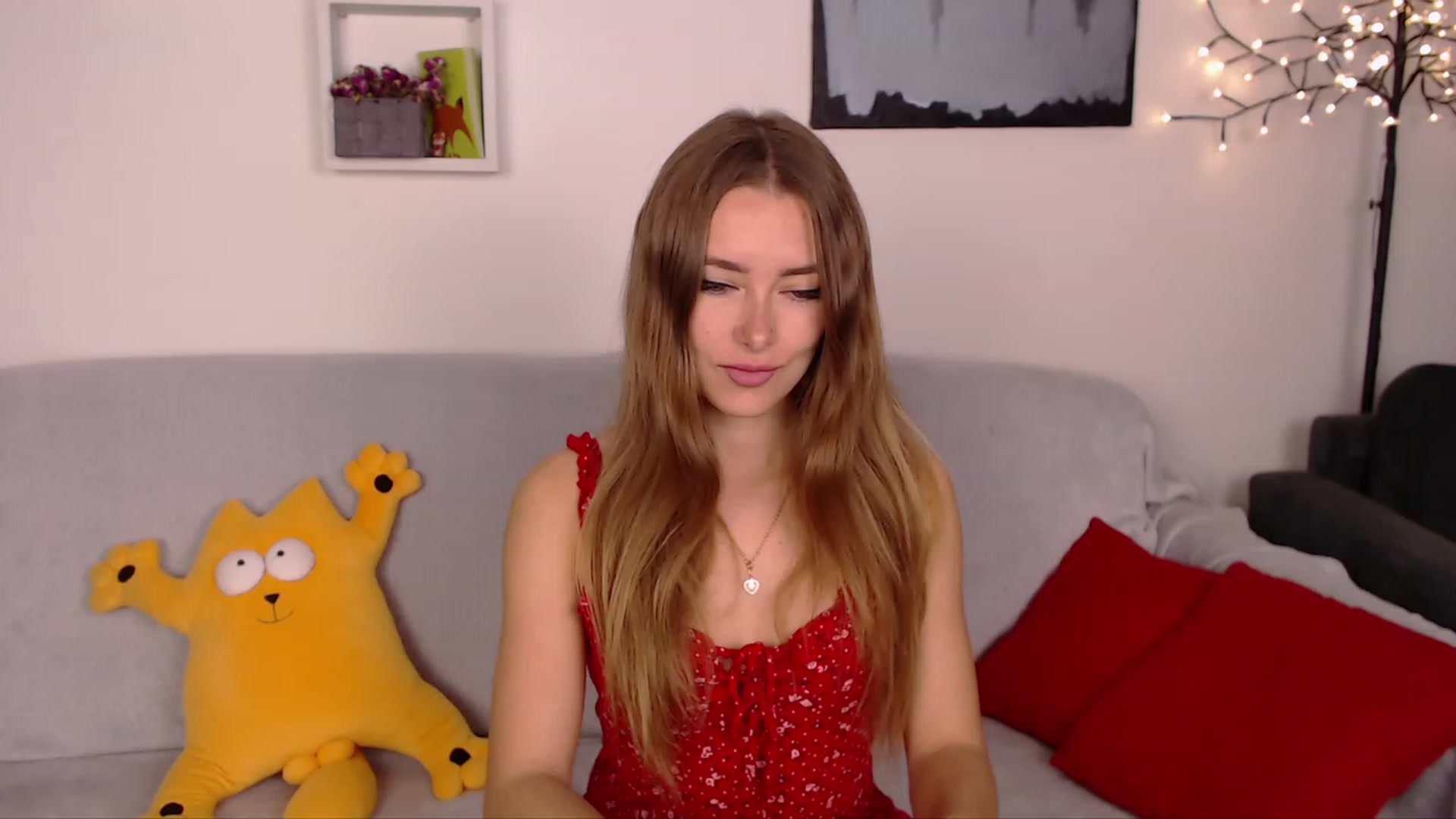 Gallery image thumbnail from SimonsWife's myfreecams stream on, 04/05/2023, 09:17 image 16 of 20
