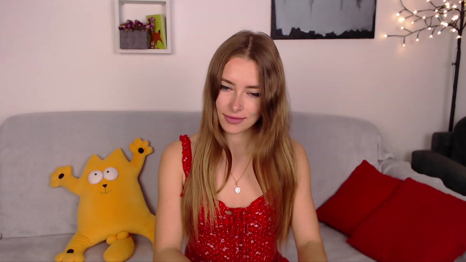 Gallery image thumbnail from SimonsWife's myfreecams stream on, 04/05/2023, 10:33 image 2 of 20