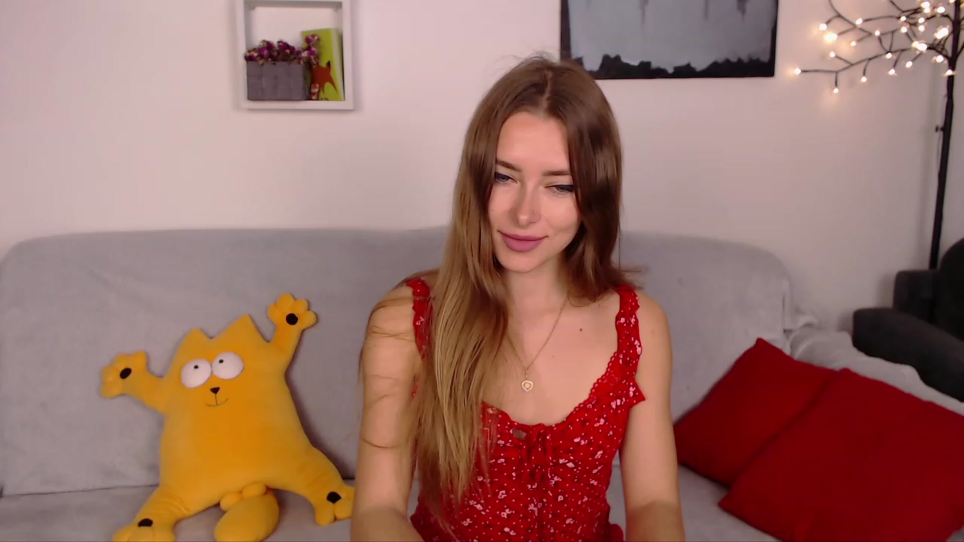 Gallery image thumbnail from SimonsWife's myfreecams stream on, 04/05/2023, 12:15 image 14 of 20