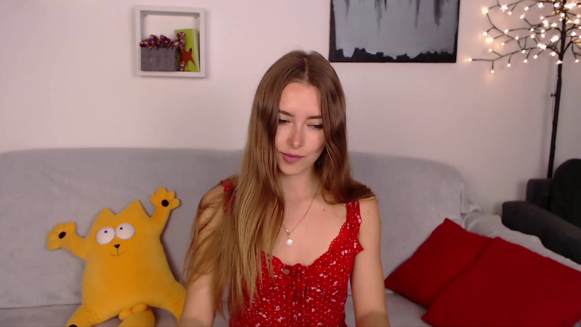 Gallery image thumbnail from SimonsWife's myfreecams stream on, 04/05/2023, 12:15 image 4 of 20