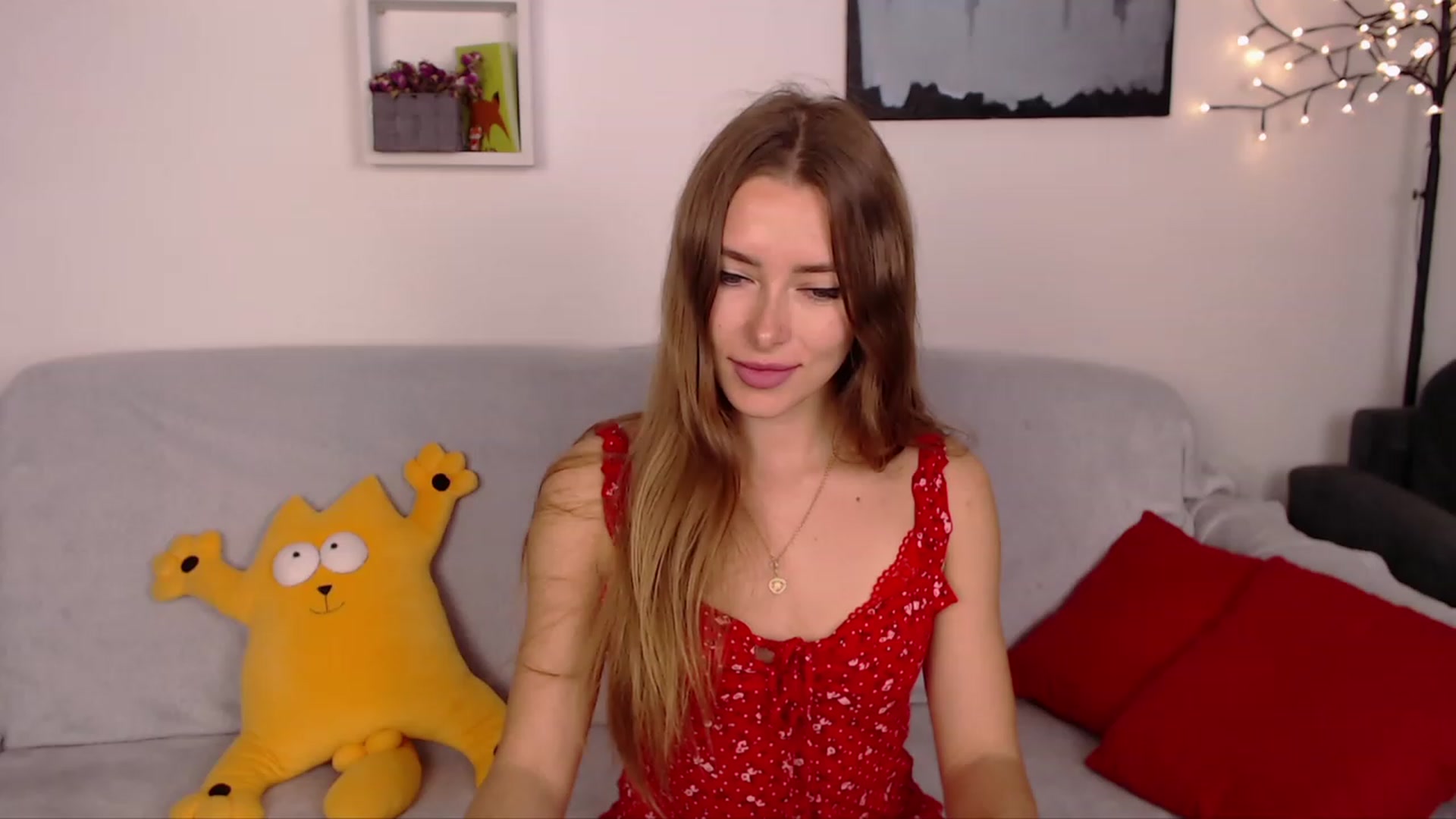 Gallery image thumbnail from SimonsWife's myfreecams stream on, 04/05/2023, 12:15 image 15 of 20