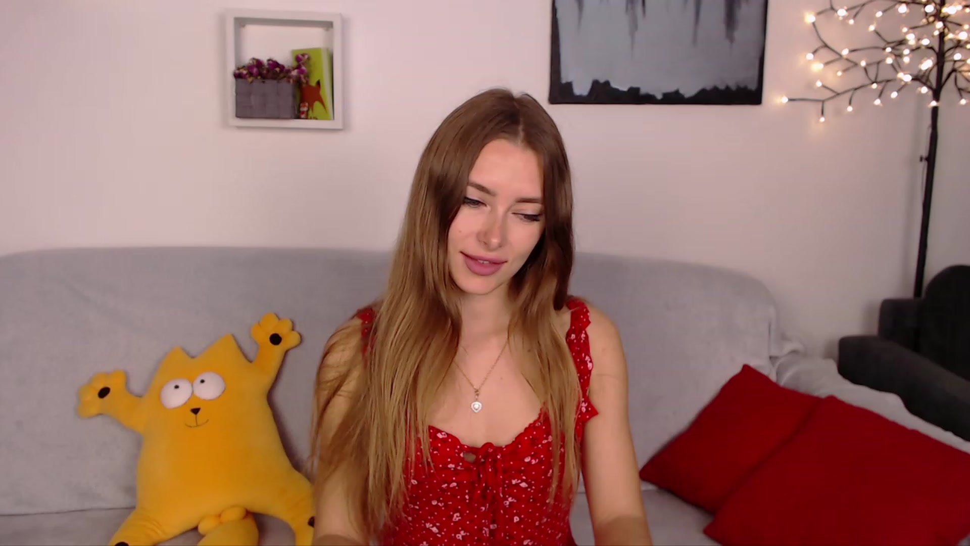 Gallery image thumbnail from SimonsWife's myfreecams stream on, 04/05/2023, 12:15 image 9 of 20
