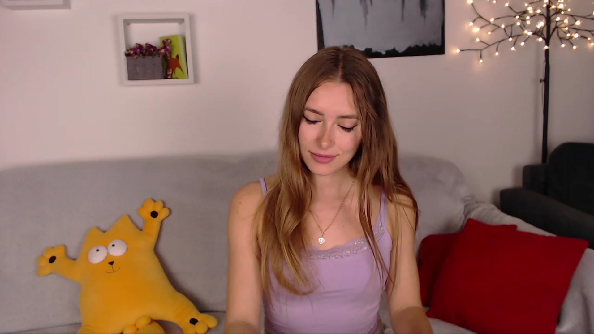 Gallery image thumbnail from SimonsWife's myfreecams stream on, 04/10/2023, 17:19 image 18 of 20