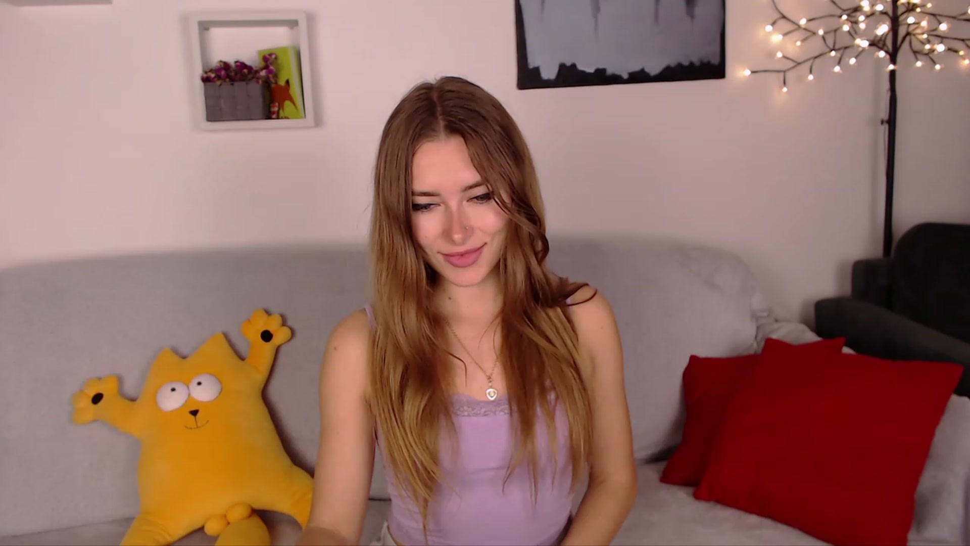 Gallery image thumbnail from SimonsWife's myfreecams stream on, 04/10/2023, 17:19 image 6 of 20