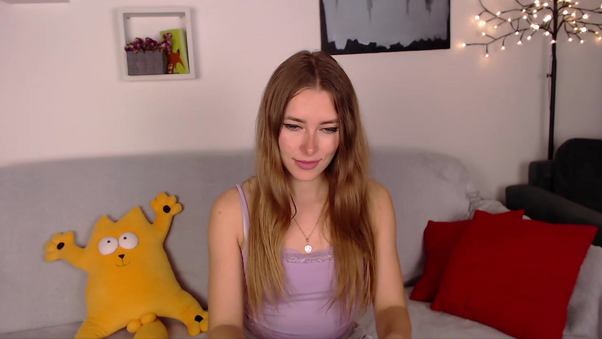 Gallery image thumbnail from SimonsWife's myfreecams stream on, 04/10/2023, 17:19 image 1 of 20