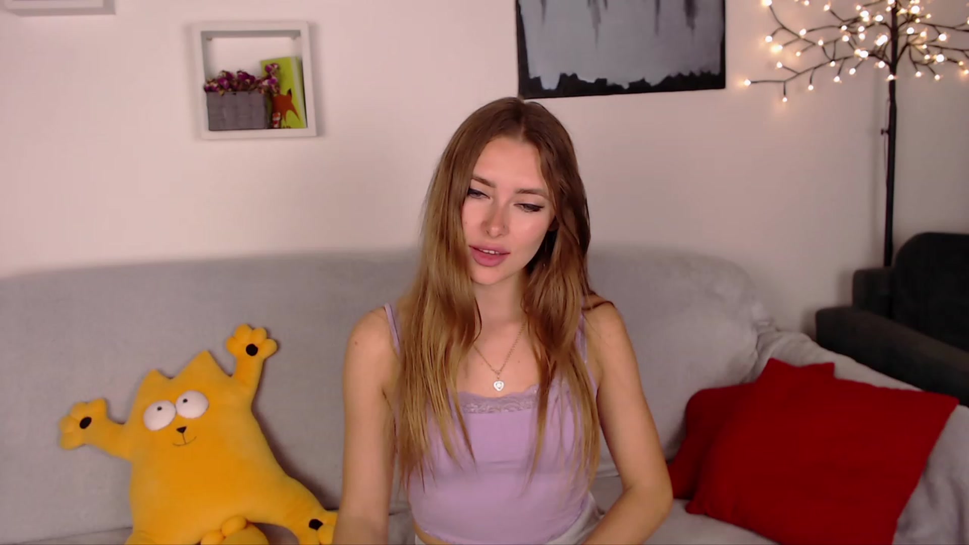 Gallery image thumbnail from SimonsWife's myfreecams stream on, 04/10/2023, 17:19 image 16 of 20