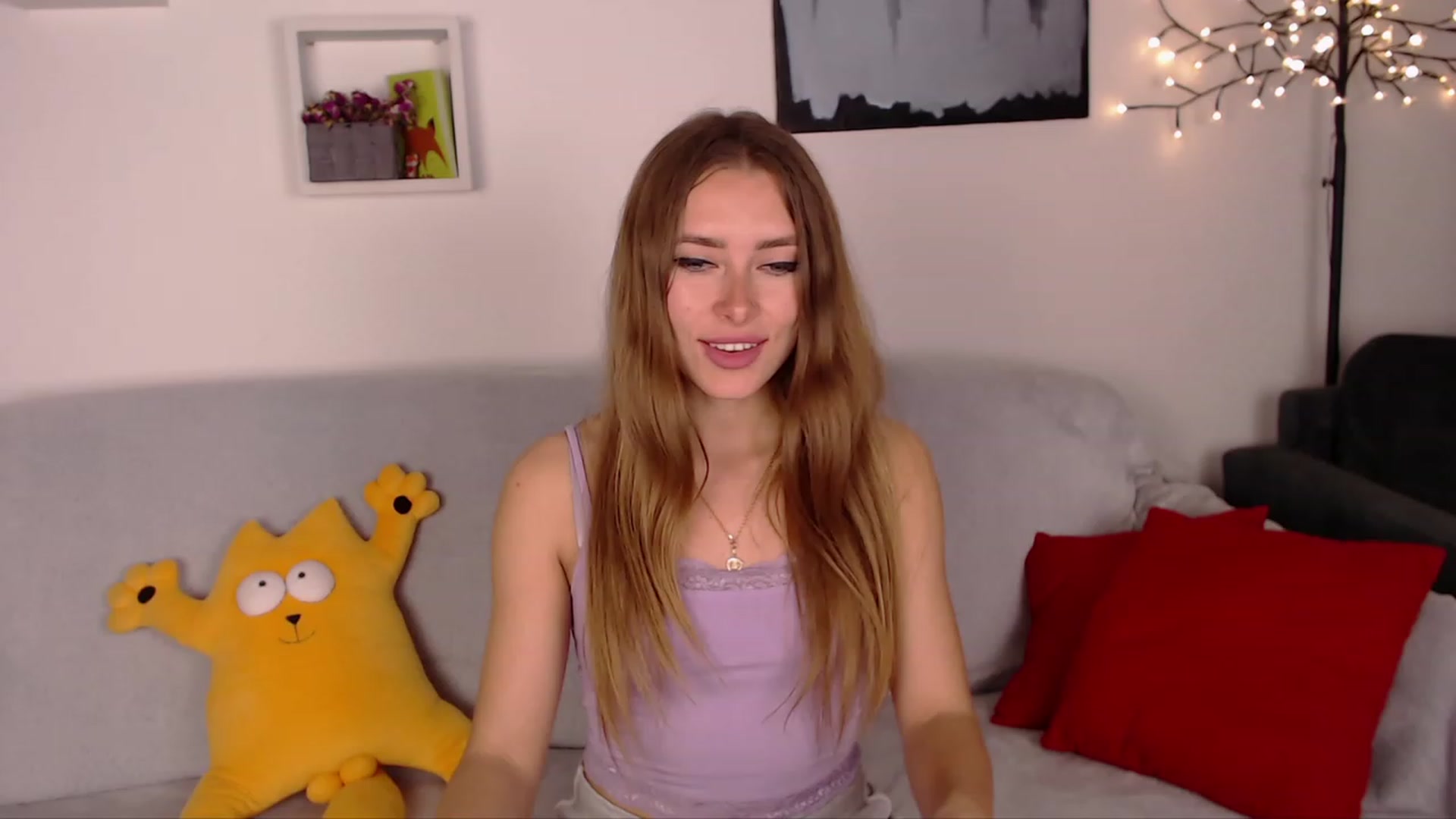 Gallery image thumbnail from SimonsWife's myfreecams stream on, 04/10/2023, 17:19 image 3 of 20