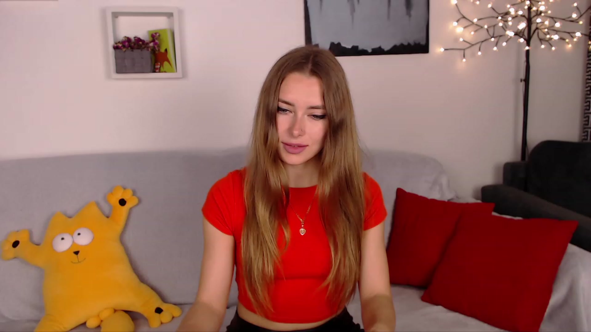Gallery image thumbnail from SimonsWife's myfreecams stream on, 04/12/2023, 14:18 image 3 of 20