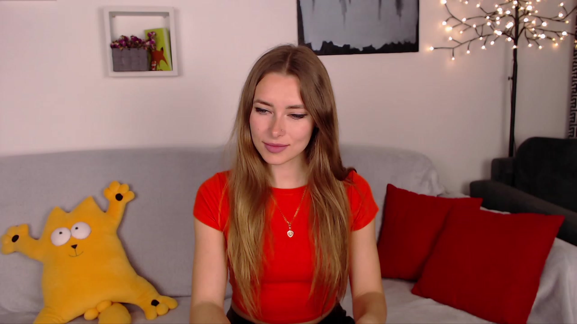 Gallery image thumbnail from SimonsWife's myfreecams stream on, 04/12/2023, 14:18 image 8 of 20