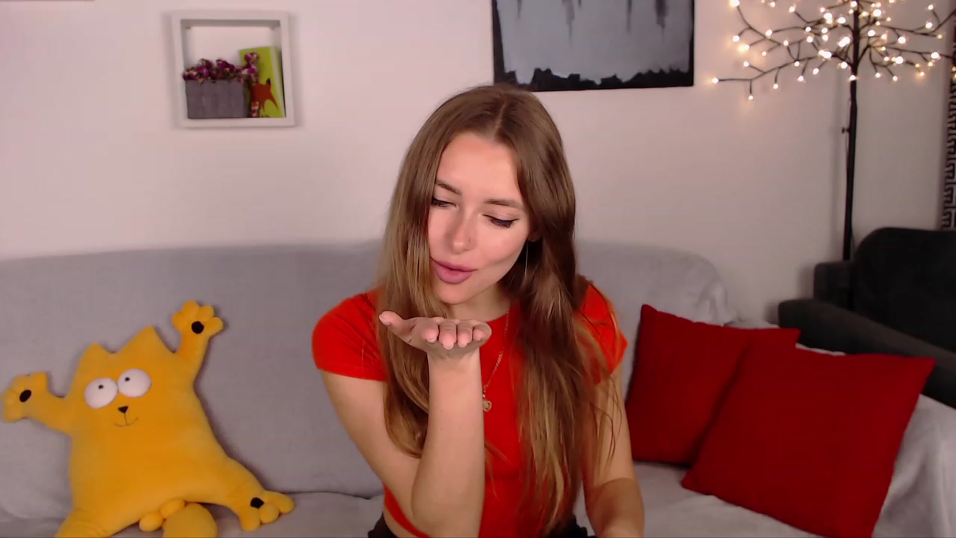 Gallery image thumbnail from SimonsWife's myfreecams stream on, 04/12/2023, 14:18 image 4 of 20