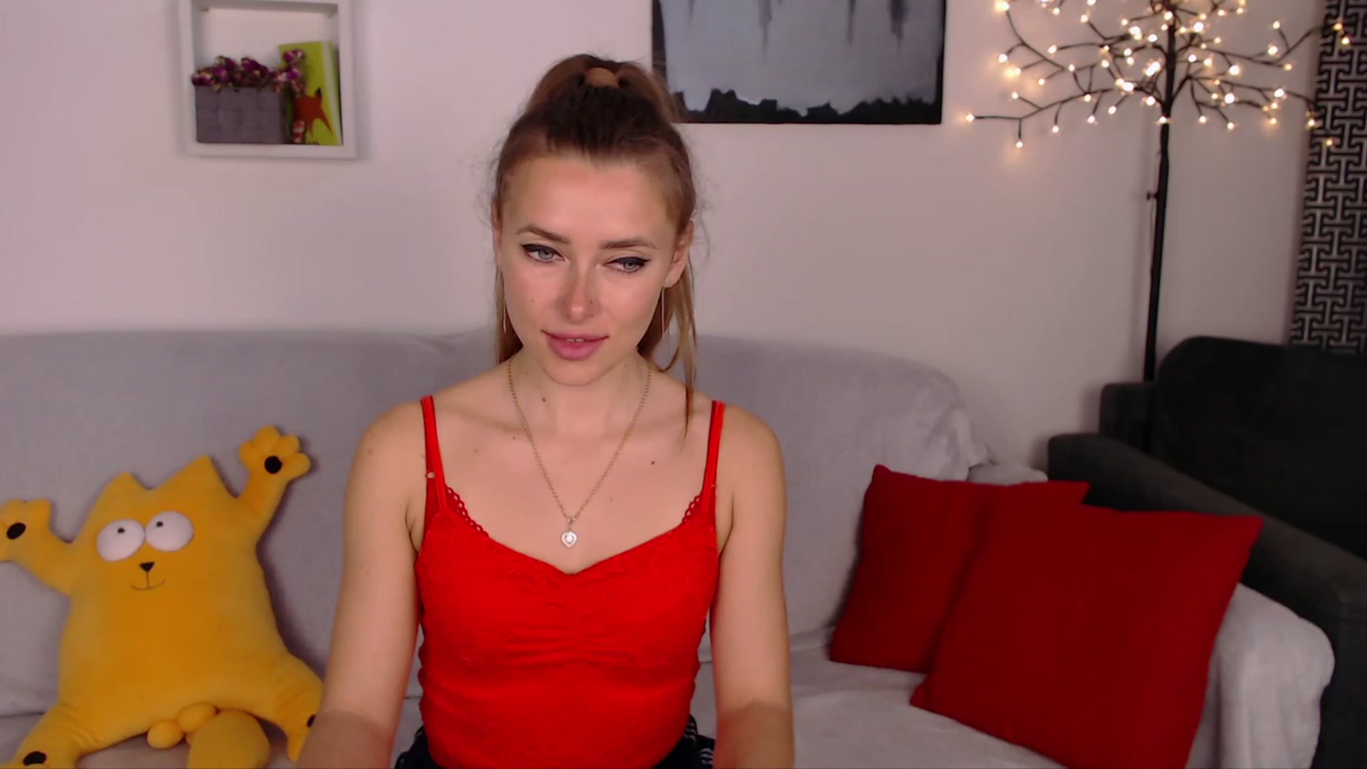 Gallery image thumbnail from SimonsWife's myfreecams stream on, 04/13/2023, 11:19 image 17 of 20