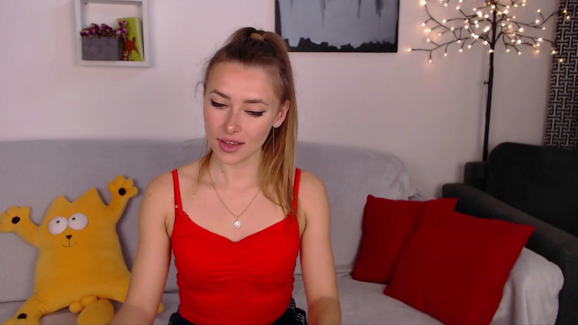Gallery image thumbnail from SimonsWife's myfreecams stream on, 04/13/2023, 11:19 image 4 of 20
