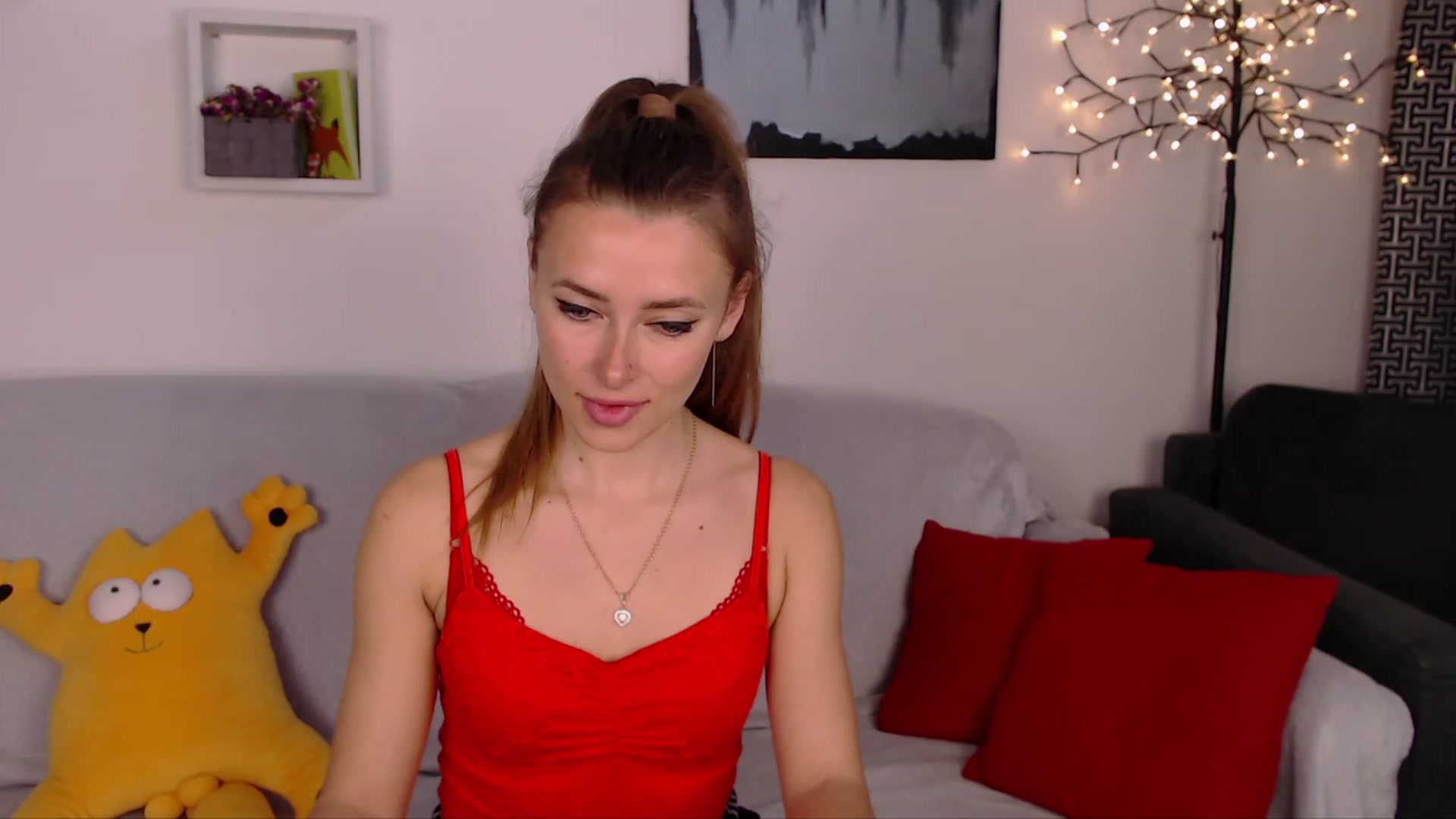 Gallery image thumbnail from SimonsWife's myfreecams stream on, 04/13/2023, 11:19 image 20 of 20