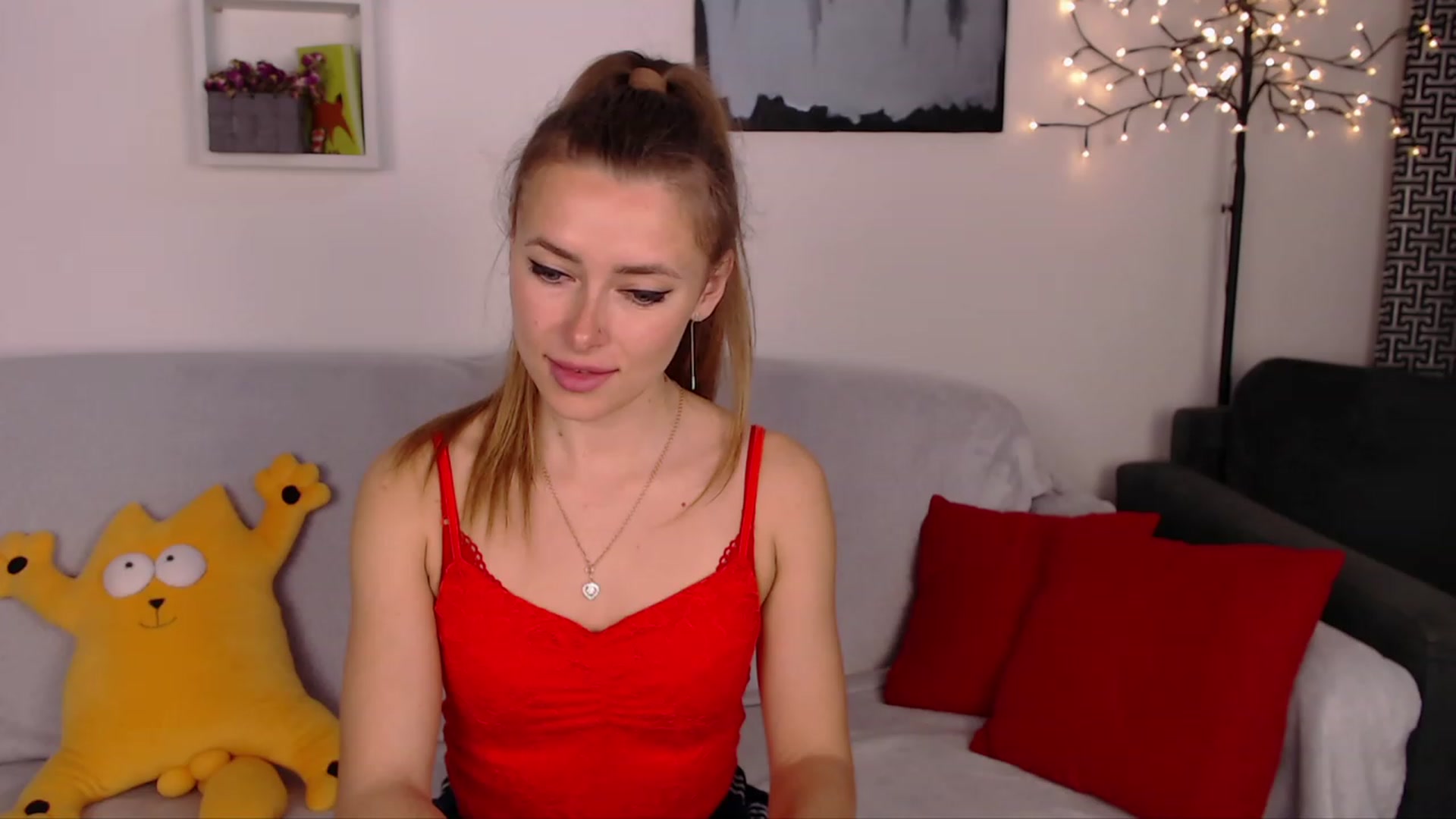 Gallery image thumbnail from SimonsWife's myfreecams stream on, 04/13/2023, 11:19 image 16 of 20