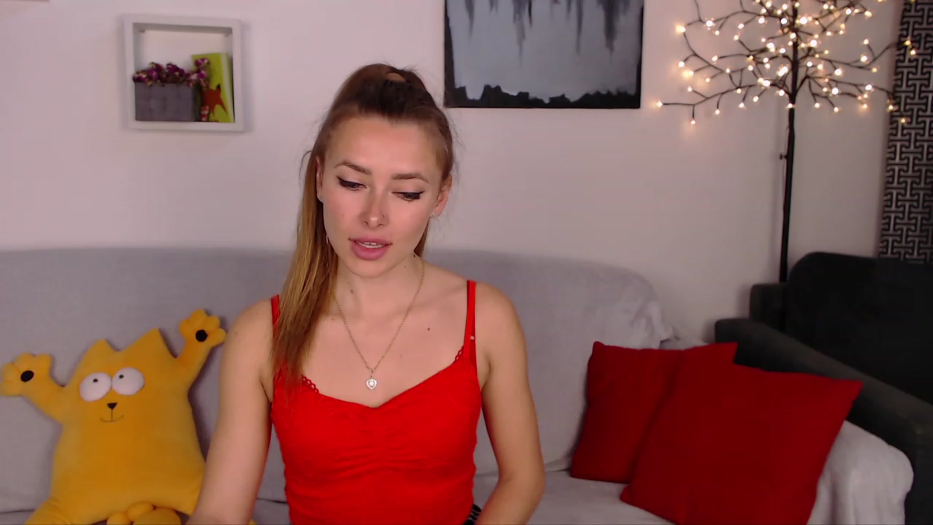 Gallery image thumbnail from SimonsWife's myfreecams stream on, 04/13/2023, 11:19 image 9 of 20