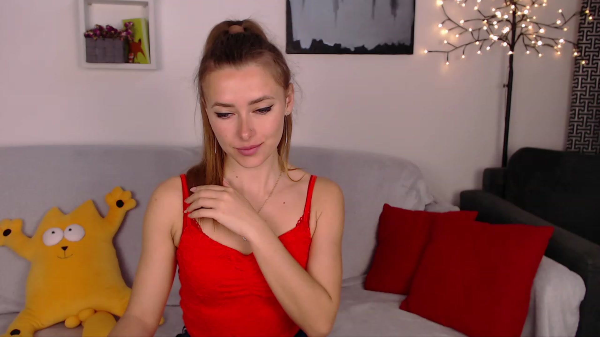 Gallery image thumbnail from SimonsWife's myfreecams stream on, 04/13/2023, 11:19 image 12 of 20
