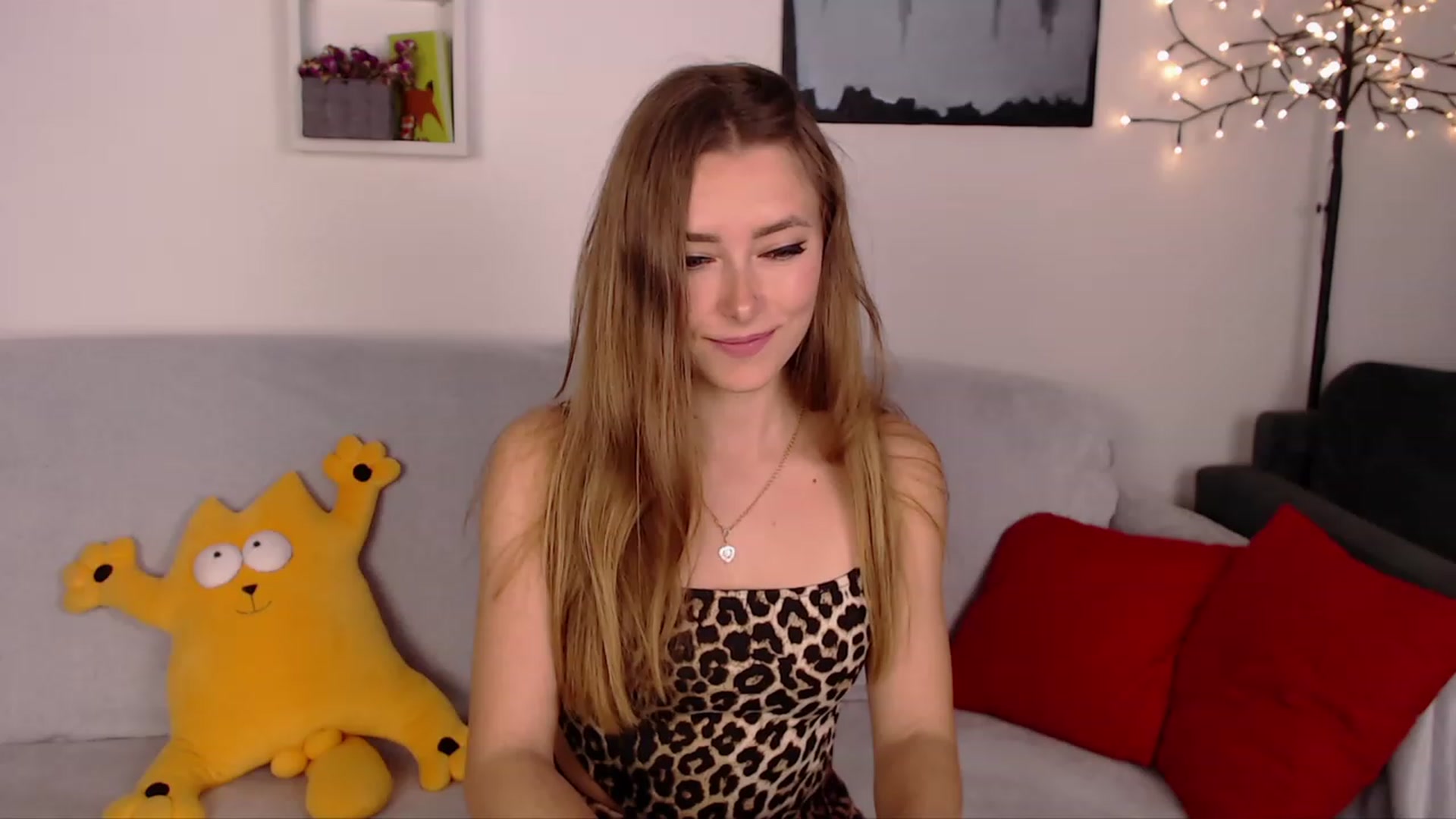 Gallery image thumbnail from SimonsWife's myfreecams stream on, 04/20/2023, 11:38 image 20 of 20