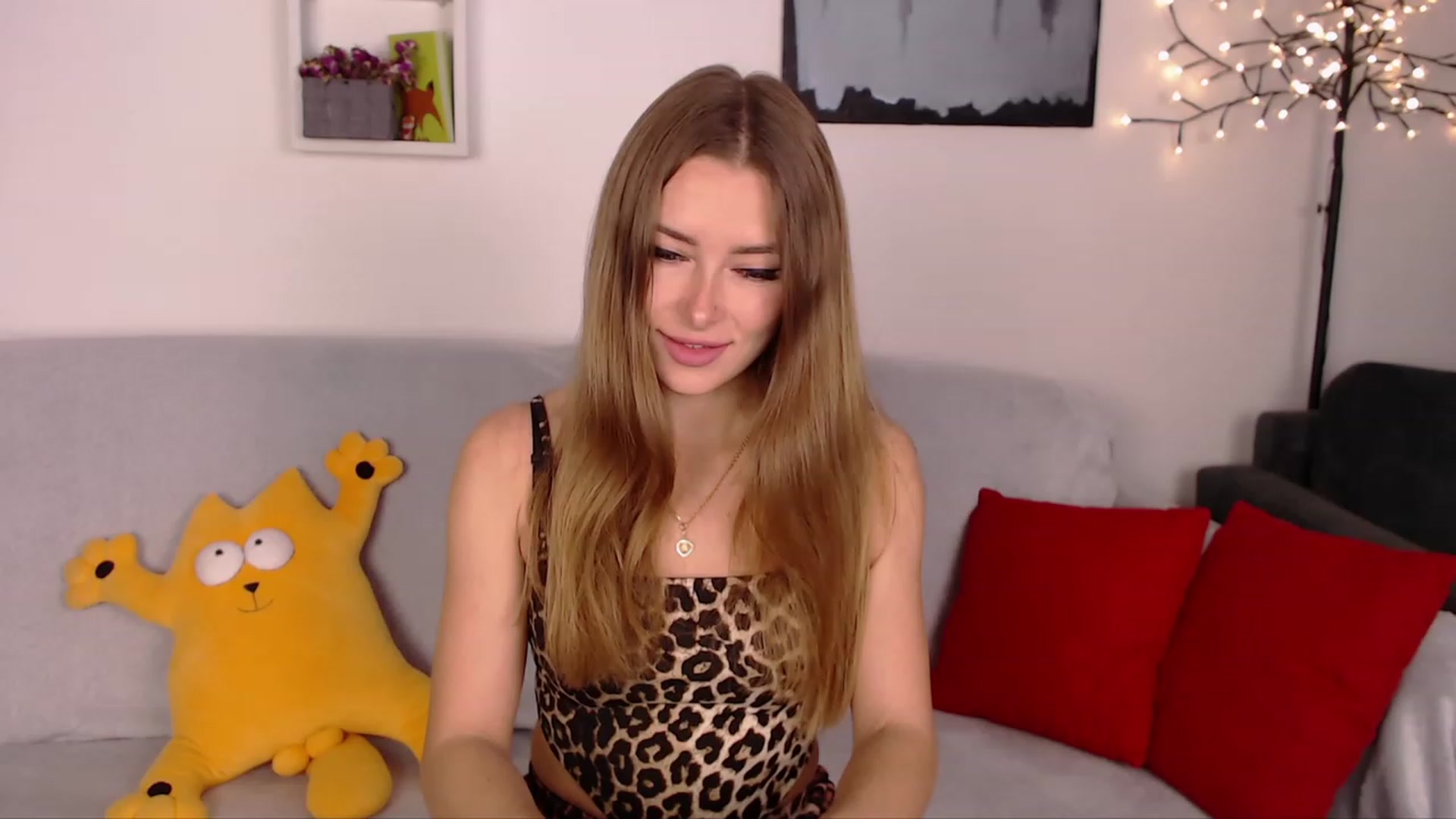 Gallery image thumbnail from SimonsWife's myfreecams stream on, 04/20/2023, 11:38 image 5 of 20