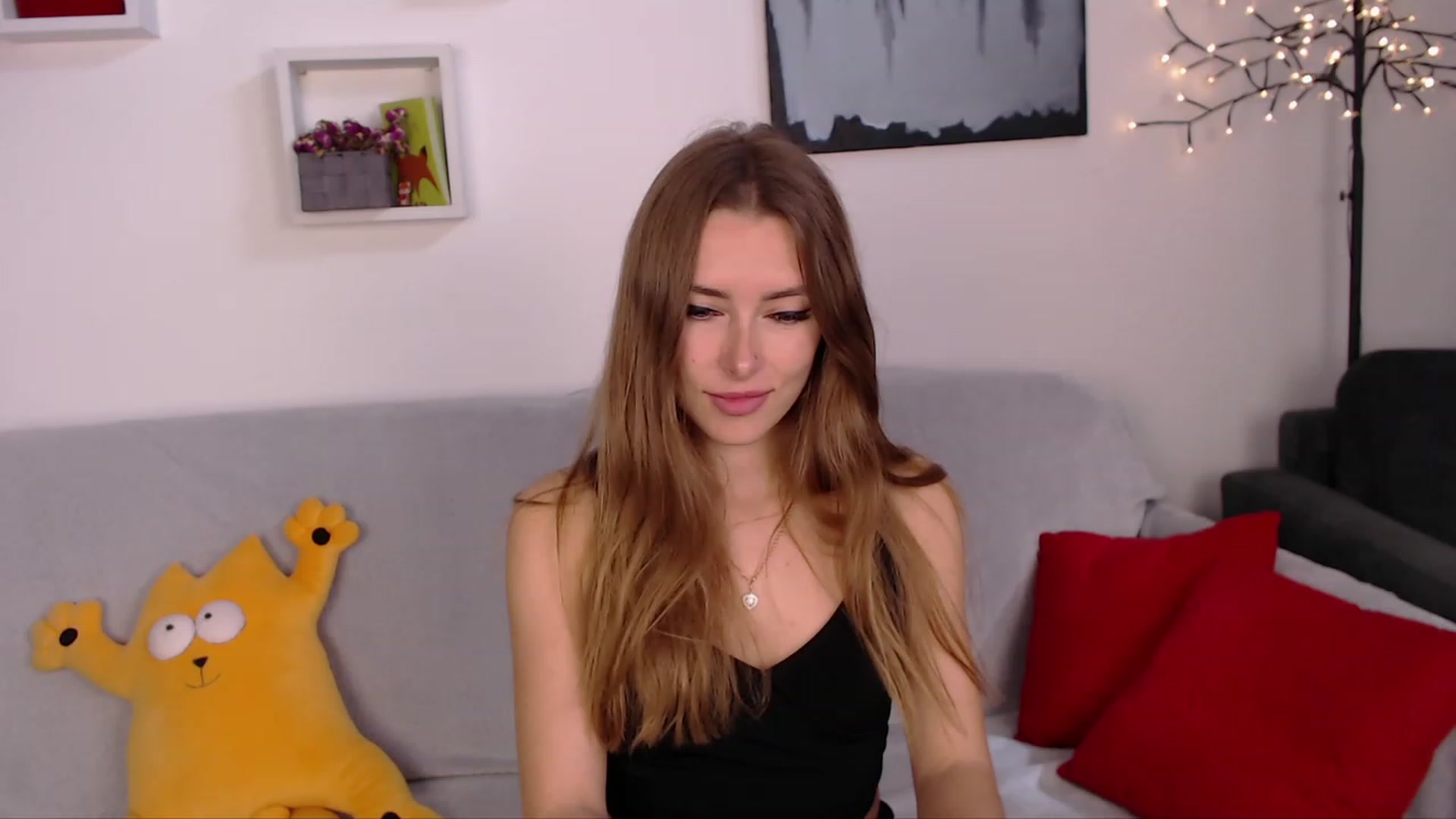 Gallery image thumbnail from SimonsWife's myfreecams stream on, 04/23/2023, 11:38 image 15 of 20