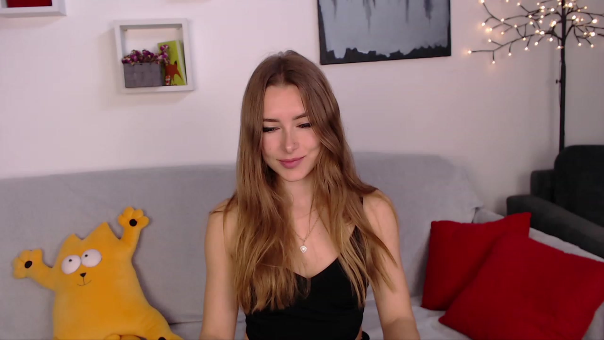 Gallery image thumbnail from SimonsWife's myfreecams stream on, 04/23/2023, 11:38 image 16 of 20