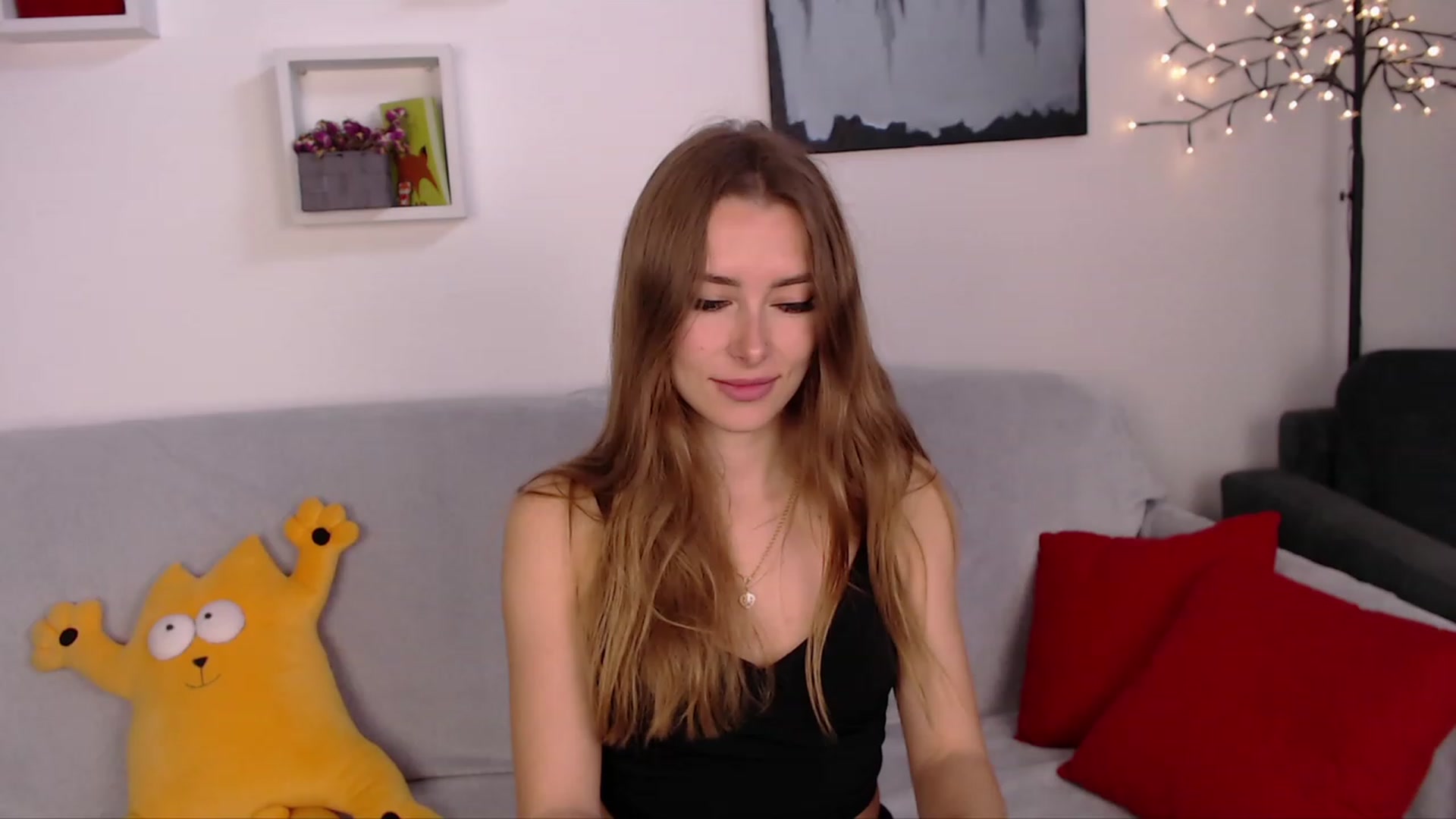 Gallery image thumbnail from SimonsWife's myfreecams stream on, 04/23/2023, 11:38 image 11 of 20