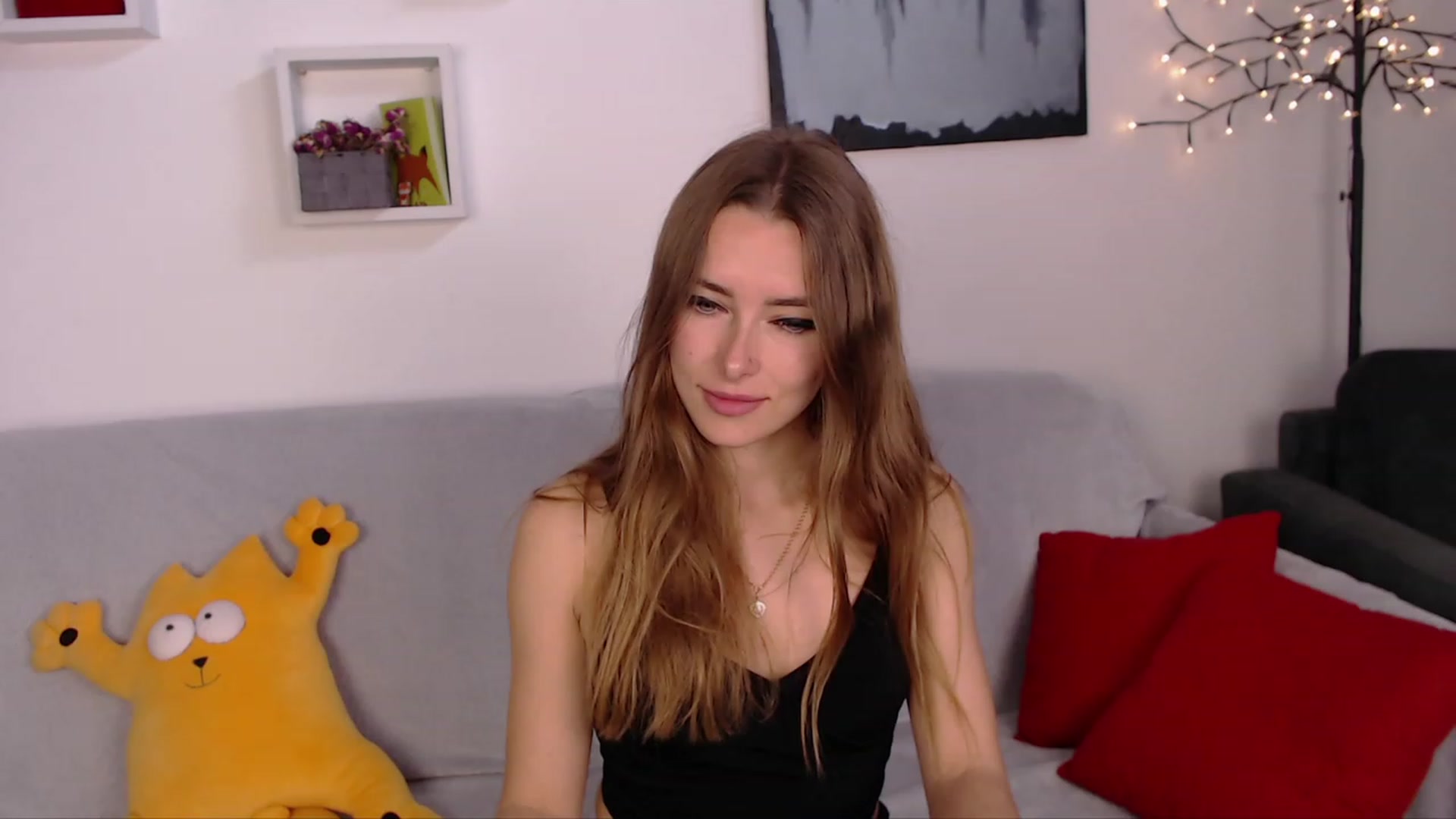 Gallery image thumbnail from SimonsWife's myfreecams stream on, 04/23/2023, 11:38 image 10 of 20