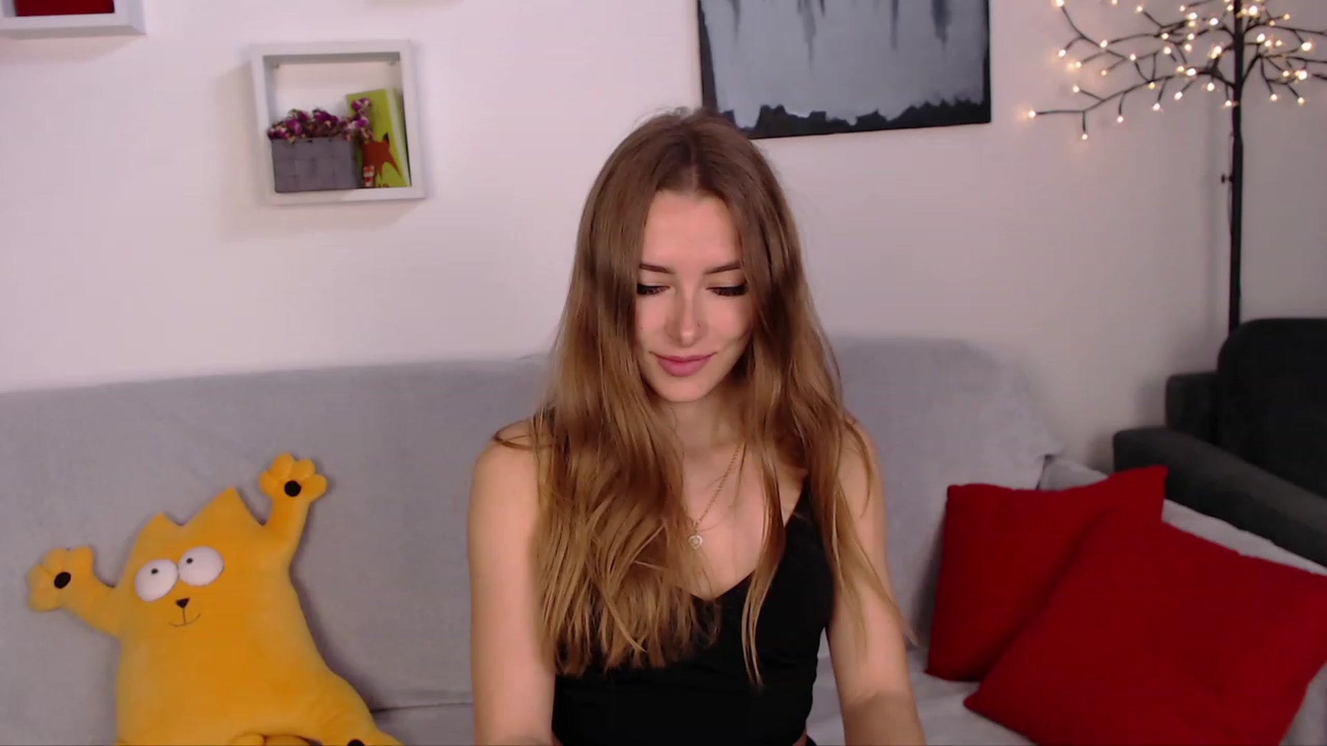 Gallery image thumbnail from SimonsWife's myfreecams stream on, 04/23/2023, 11:38 image 8 of 20