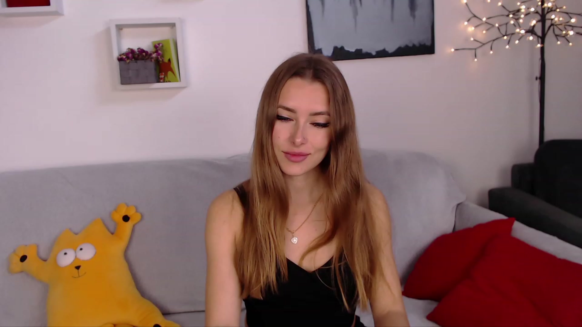 Gallery image thumbnail from SimonsWife's myfreecams stream on, 04/23/2023, 12:21 image 5 of 20