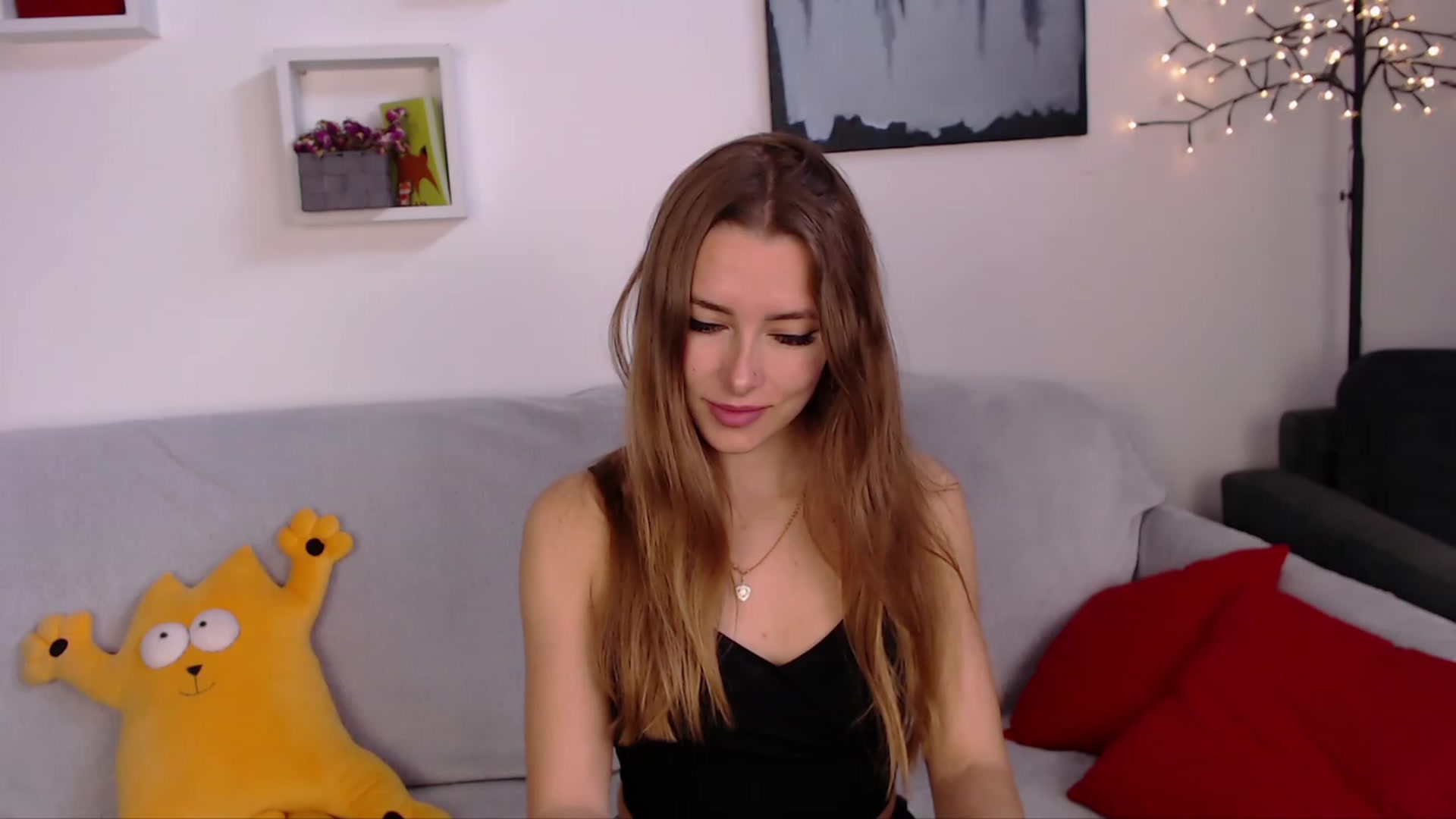 Gallery image thumbnail from SimonsWife's myfreecams stream on, 04/23/2023, 12:21 image 11 of 20