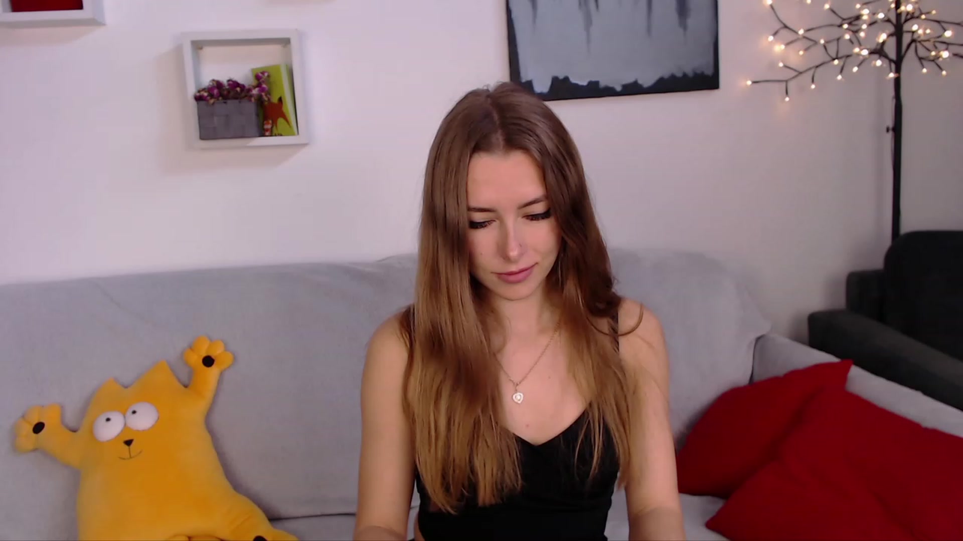 Gallery image thumbnail from SimonsWife's myfreecams stream on, 04/23/2023, 12:21 image 18 of 20
