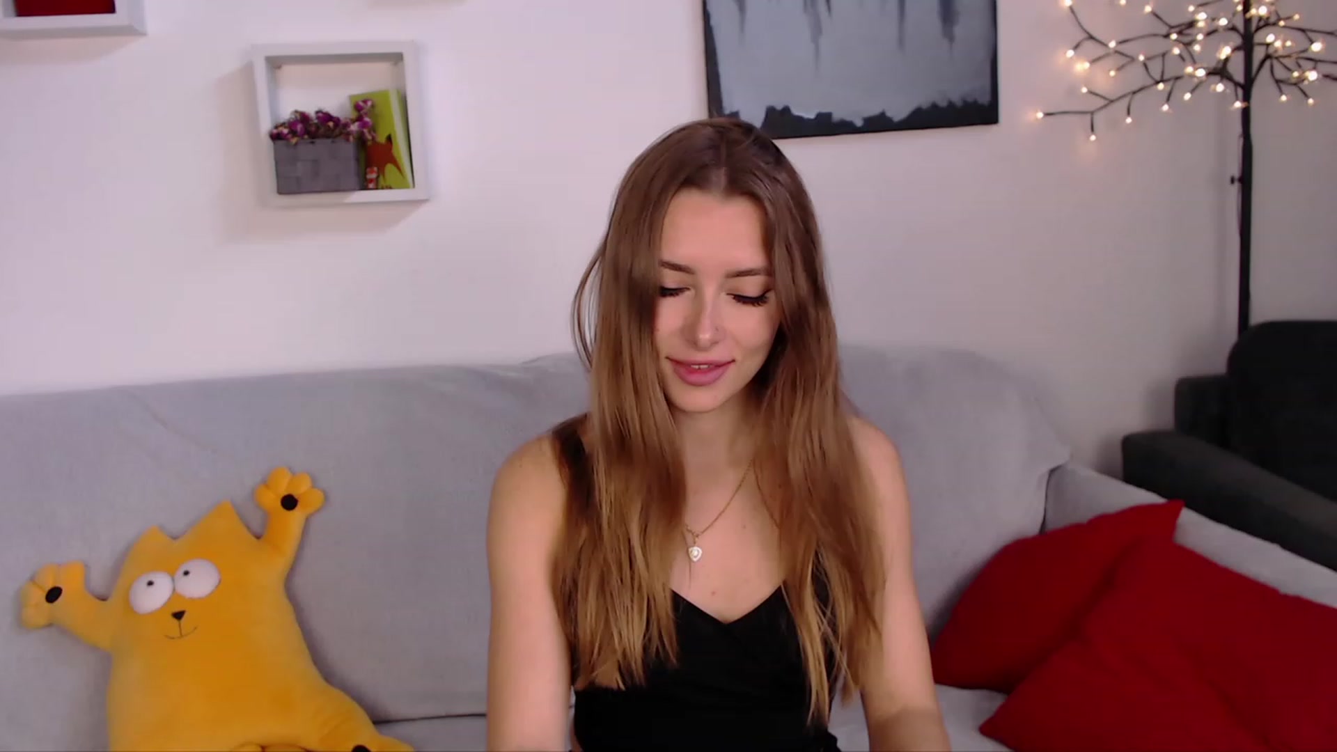 Gallery image thumbnail from SimonsWife's myfreecams stream on, 04/23/2023, 12:21 image 13 of 20