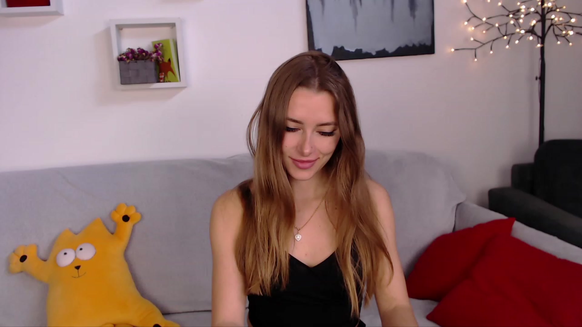 Gallery image thumbnail from SimonsWife's myfreecams stream on, 04/23/2023, 12:21 image 12 of 20