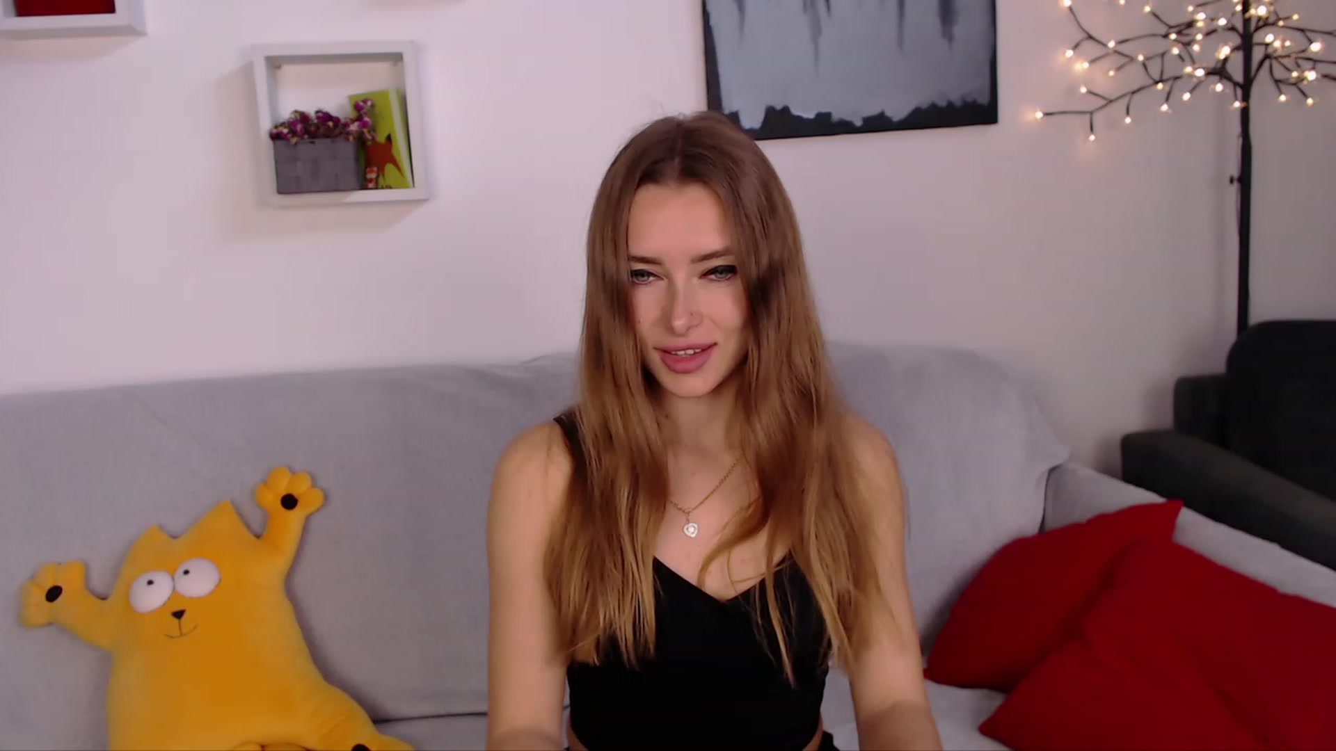 Gallery image thumbnail from SimonsWife's myfreecams stream on, 04/23/2023, 12:21 image 4 of 20