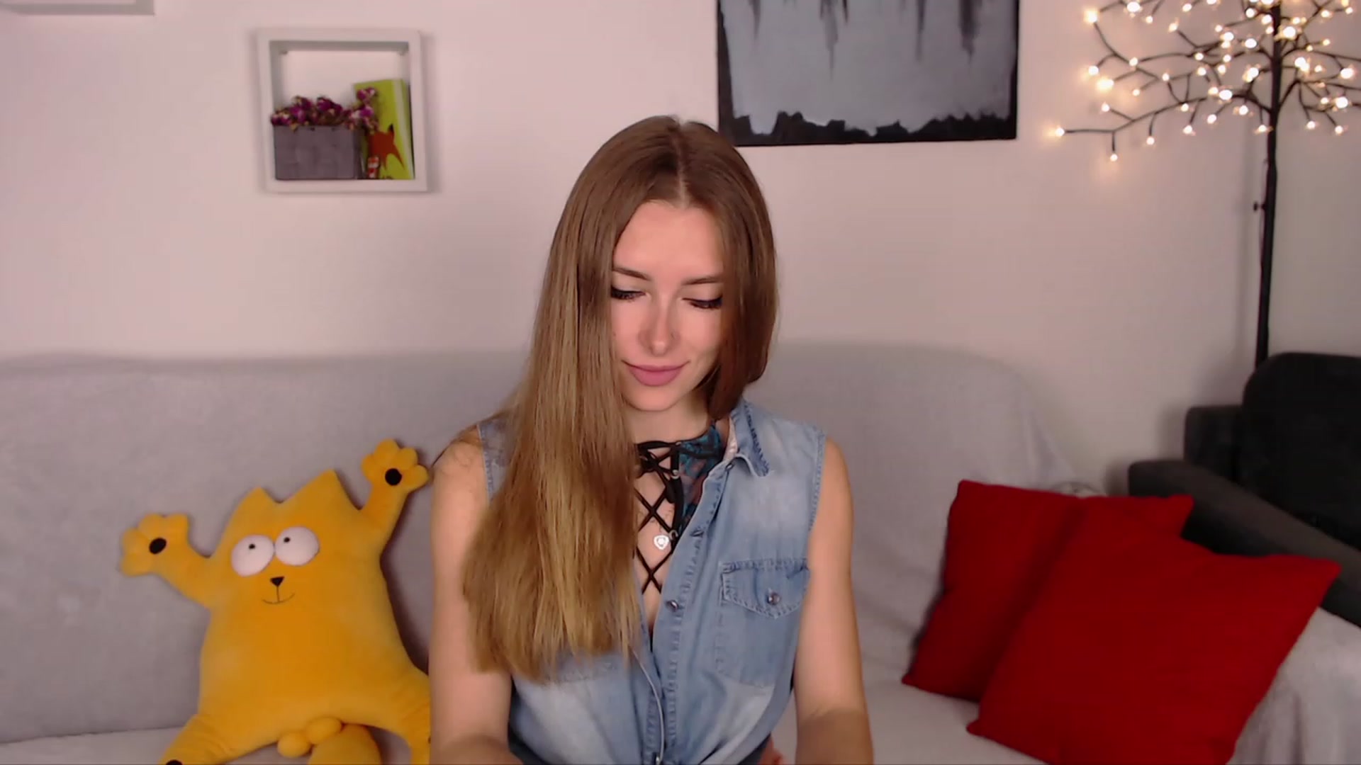 Gallery image thumbnail from SimonsWife's myfreecams stream on, 04/26/2023, 16:13 image 19 of 20
