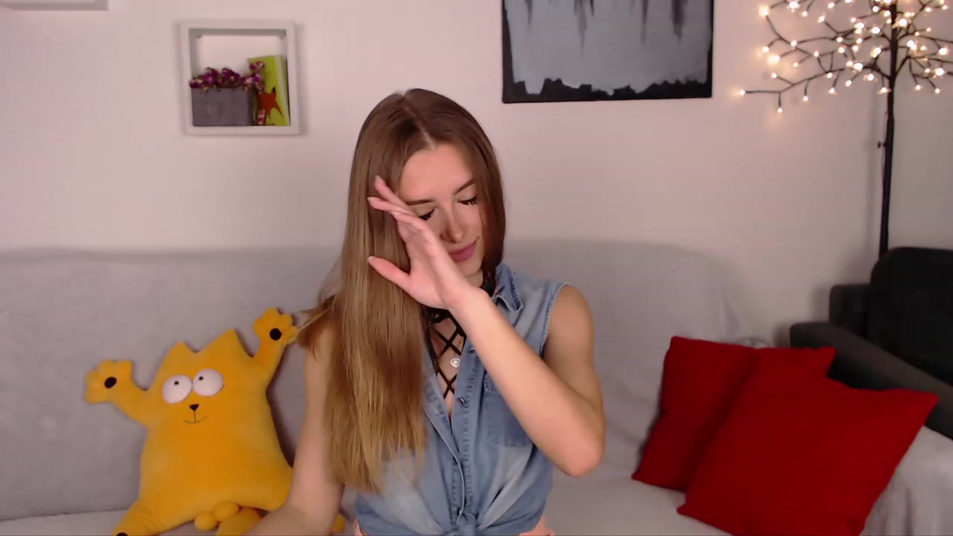 Gallery image thumbnail from SimonsWife's myfreecams stream on, 04/26/2023, 16:13 image 18 of 20