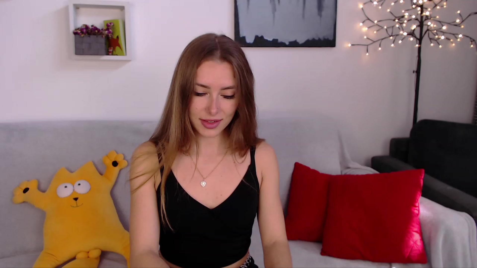 Gallery image thumbnail from SimonsWife's myfreecams stream on, 05/03/2023, 12:14 image 10 of 20