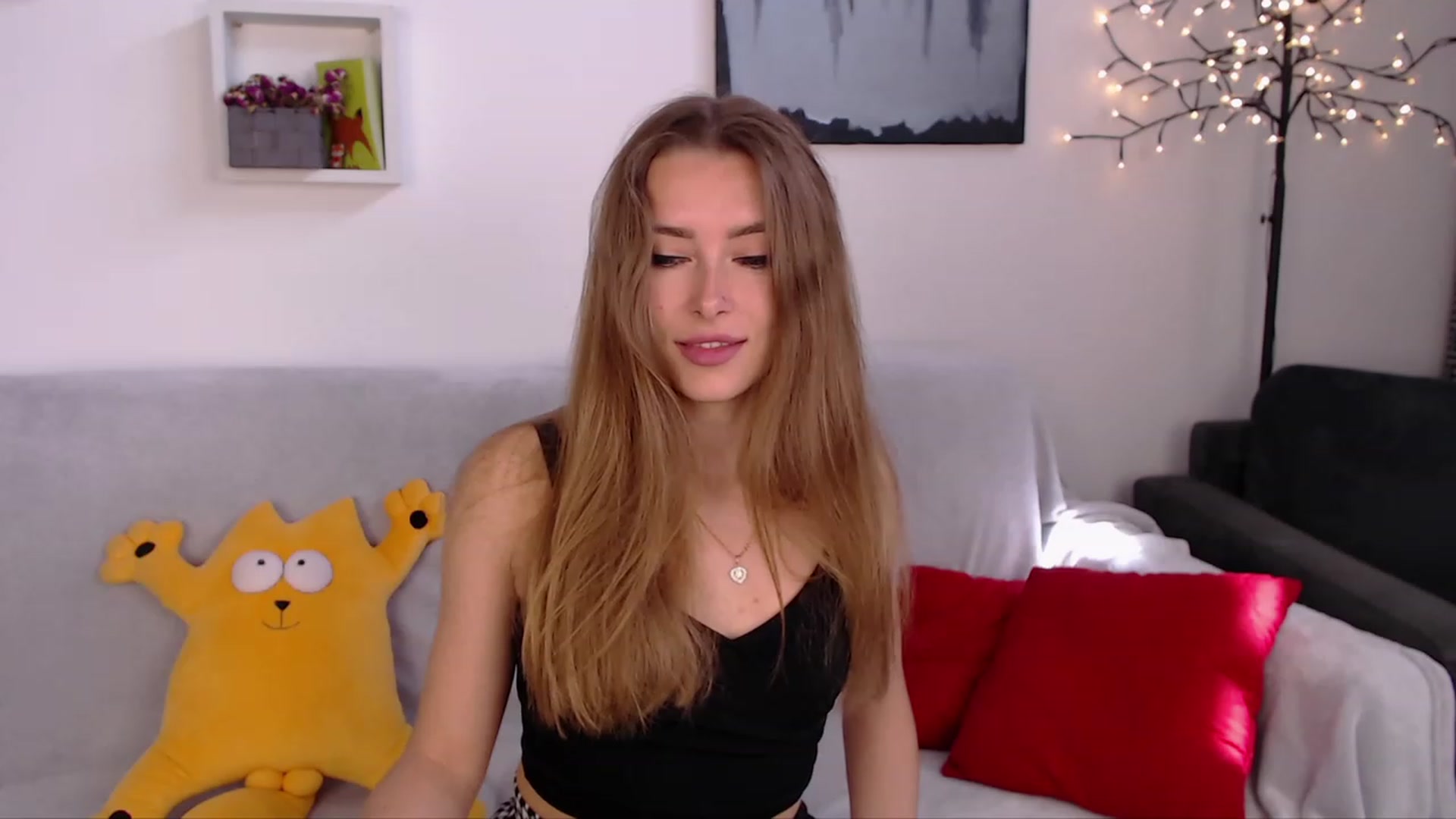 Gallery image thumbnail from SimonsWife's myfreecams stream on, 05/03/2023, 12:14 image 15 of 20