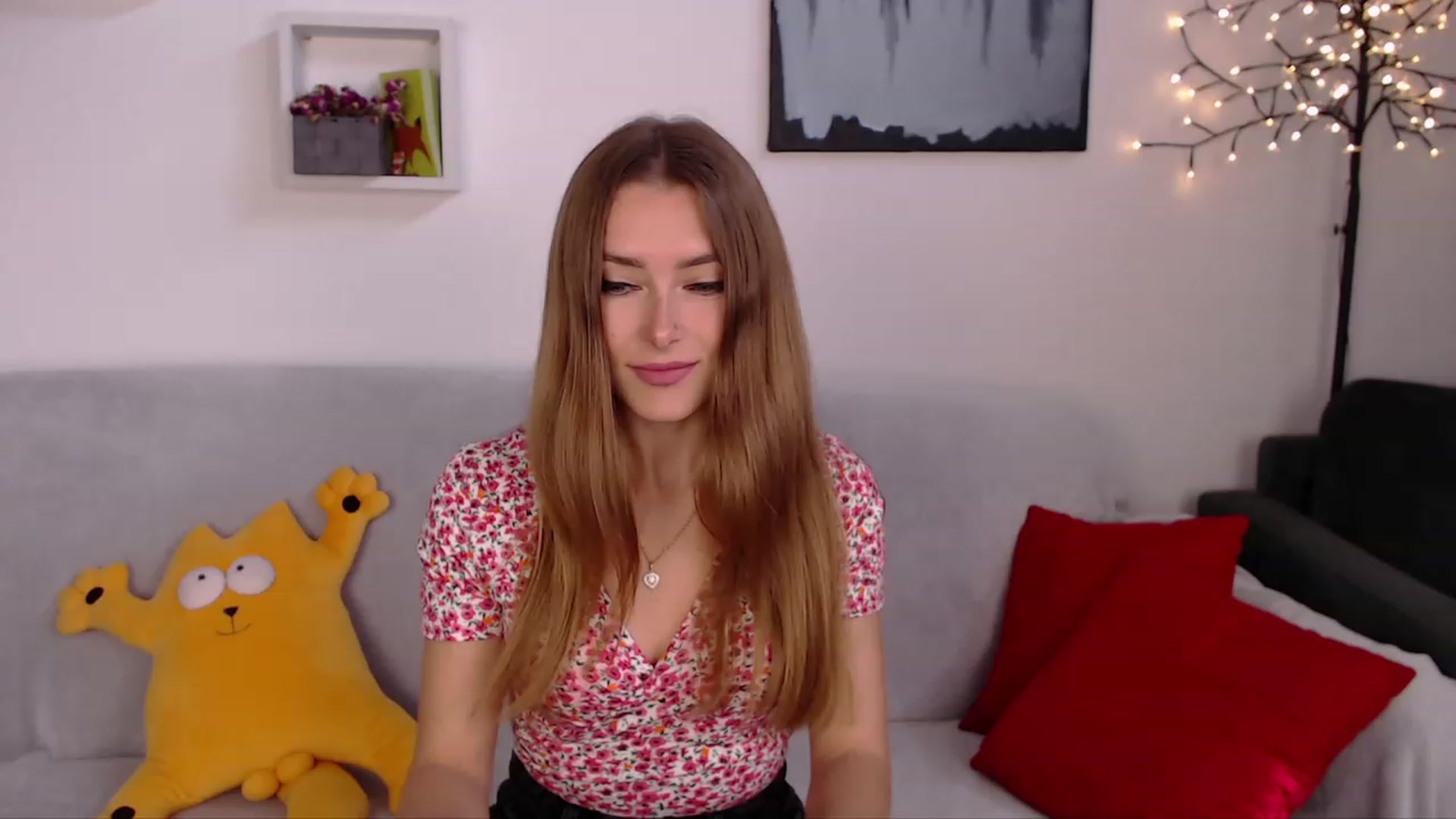 Gallery image thumbnail from SimonsWife's myfreecams stream on, 05/04/2023, 12:39 image 11 of 20
