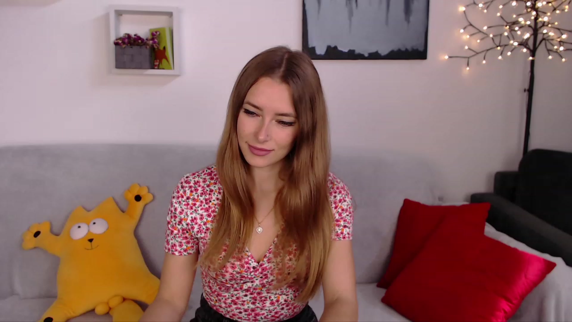 Gallery image thumbnail from SimonsWife's myfreecams stream on, 05/04/2023, 12:39 image 19 of 20
