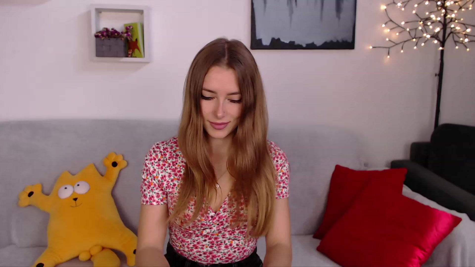 Gallery image thumbnail from SimonsWife's myfreecams stream on, 05/04/2023, 12:39 image 18 of 20