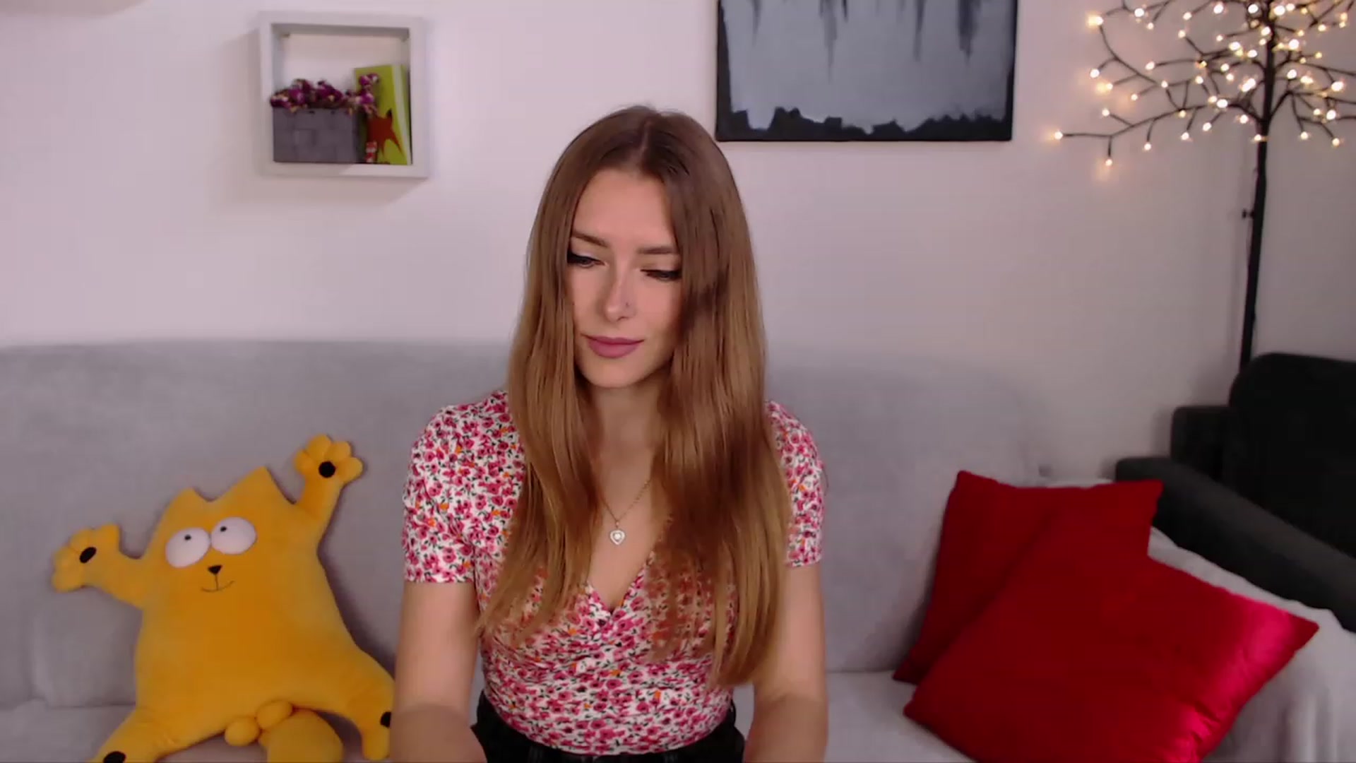 Gallery image thumbnail from SimonsWife's myfreecams stream on, 05/04/2023, 12:39 image 20 of 20
