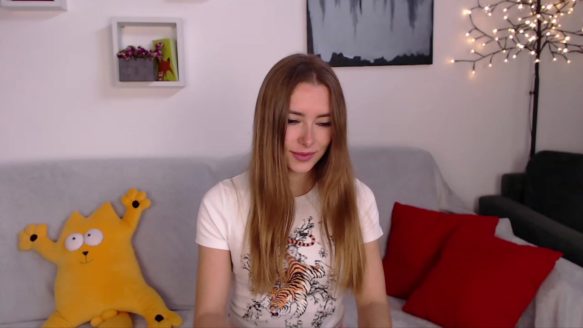 Gallery image thumbnail from SimonsWife's myfreecams stream on, 05/08/2023, 13:34 image 6 of 20