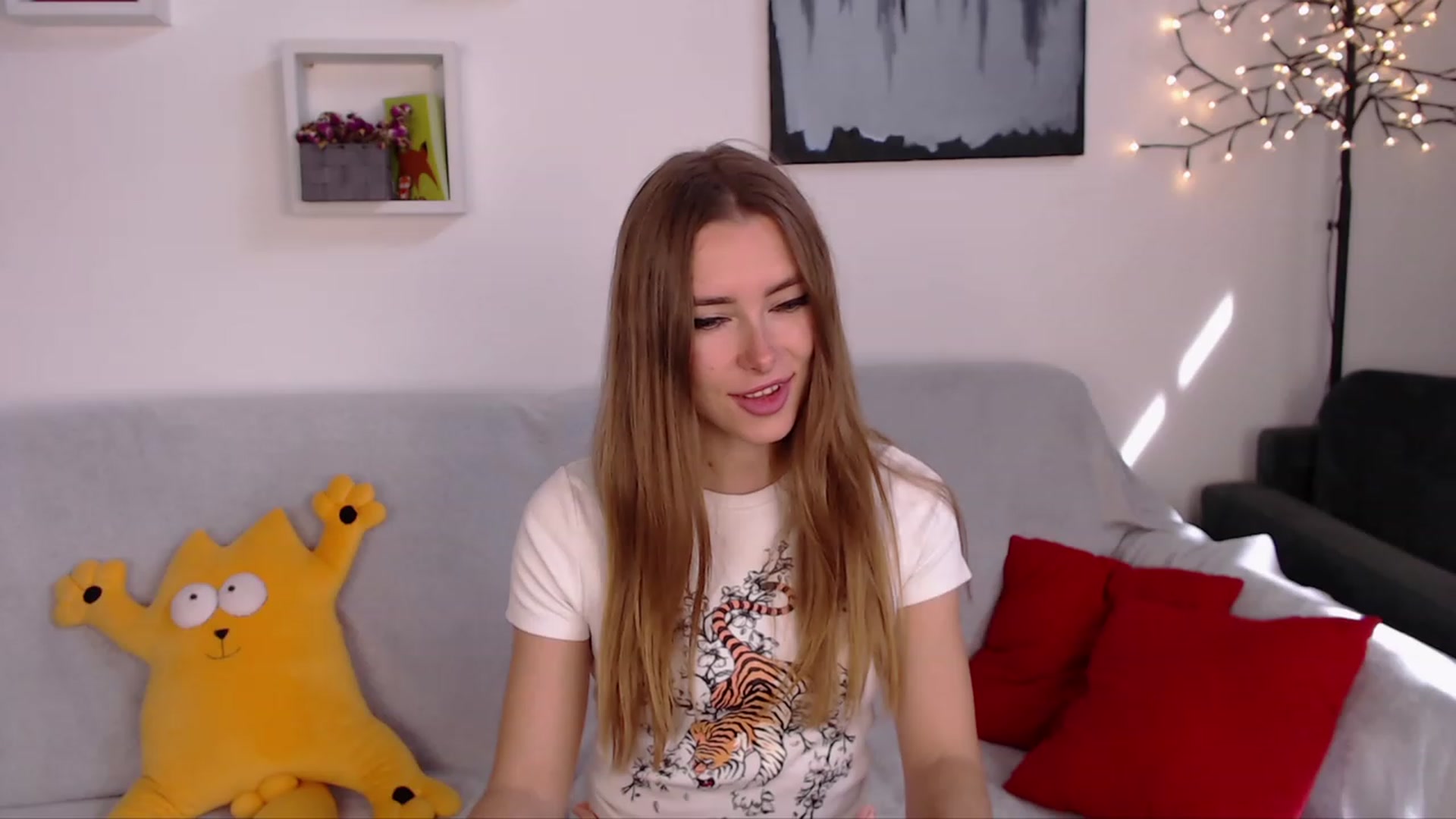 Gallery image thumbnail from SimonsWife's myfreecams stream on, 05/08/2023, 13:34 image 15 of 20