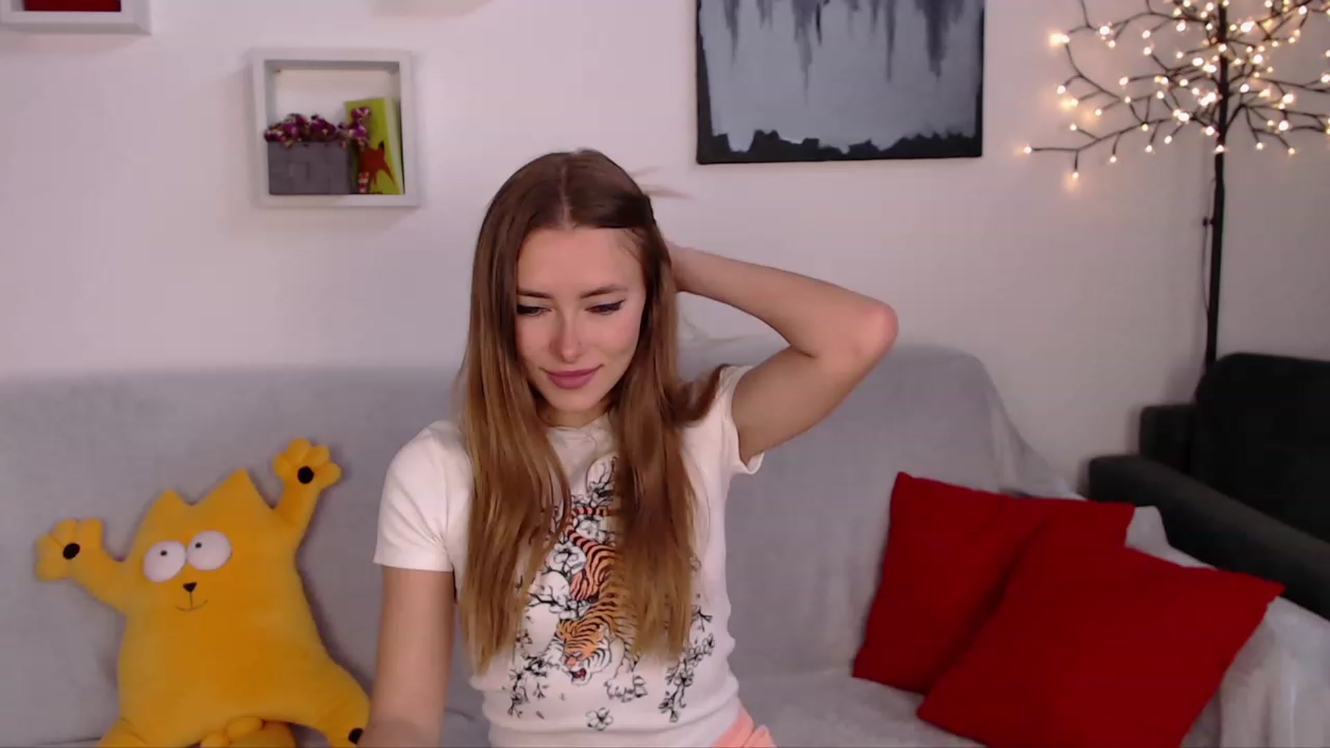 Gallery image thumbnail from SimonsWife's myfreecams stream on, 05/08/2023, 13:34 image 3 of 20