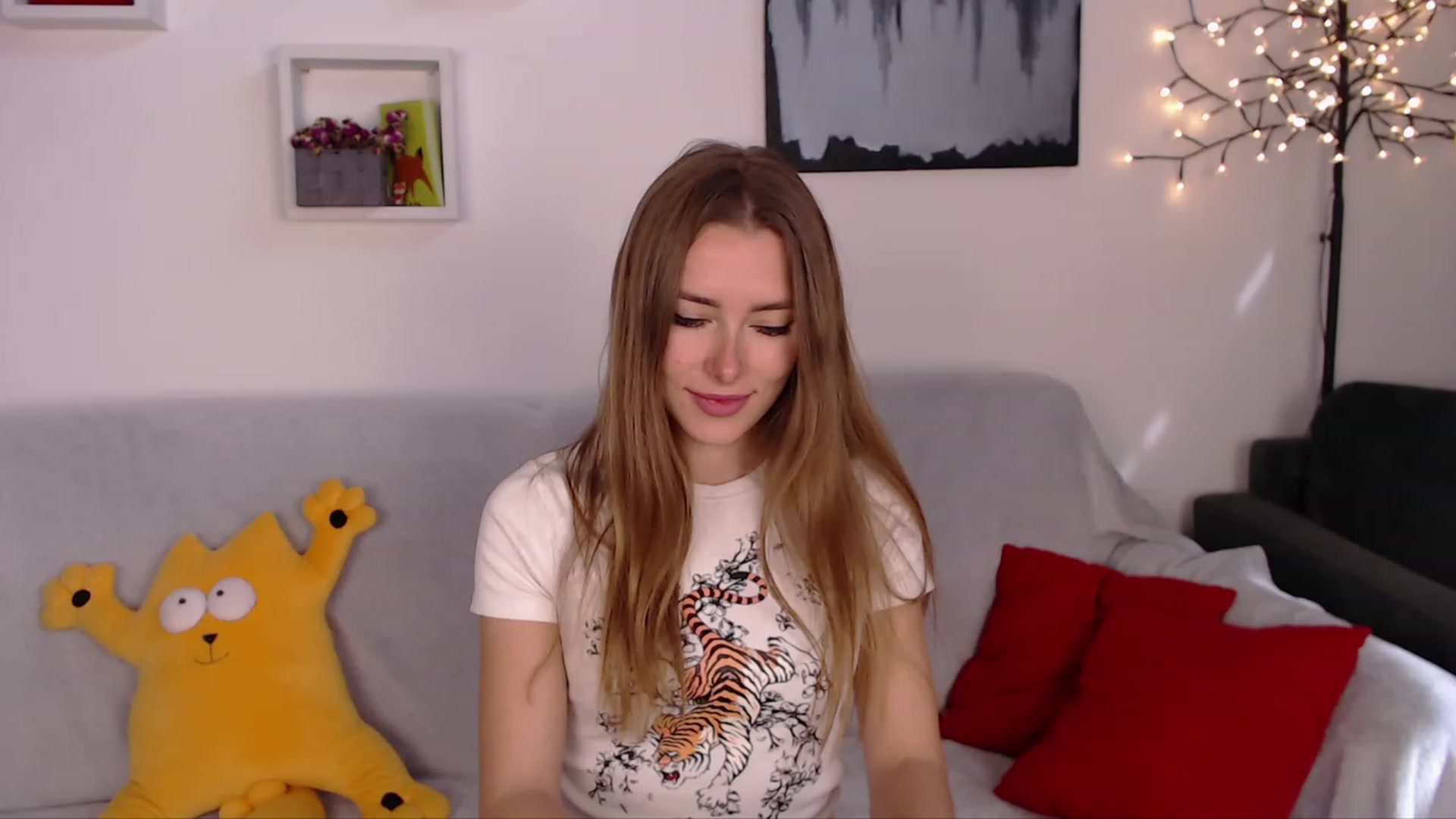Gallery image thumbnail from SimonsWife's myfreecams stream on, 05/08/2023, 13:34 image 20 of 20